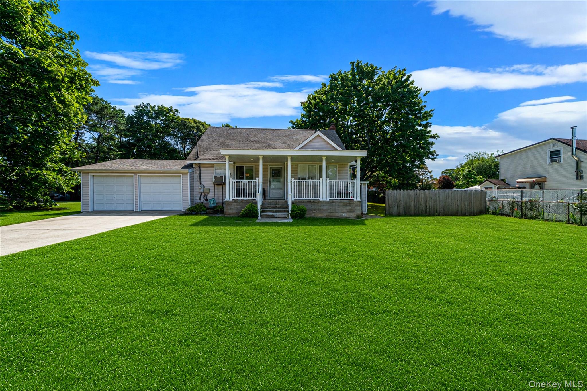 2nd image of 1641 E 3rd Ave, Bay Shore, NY 11706 | MLS# 1029811