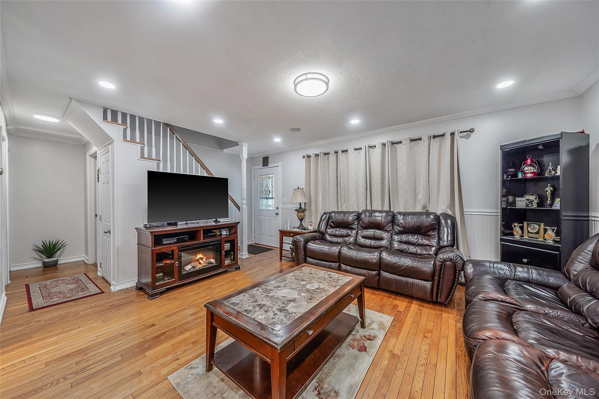 4th image of 1641 E 3Rd Ave, Bay Shore, NY 11706 | MLS# 1029811