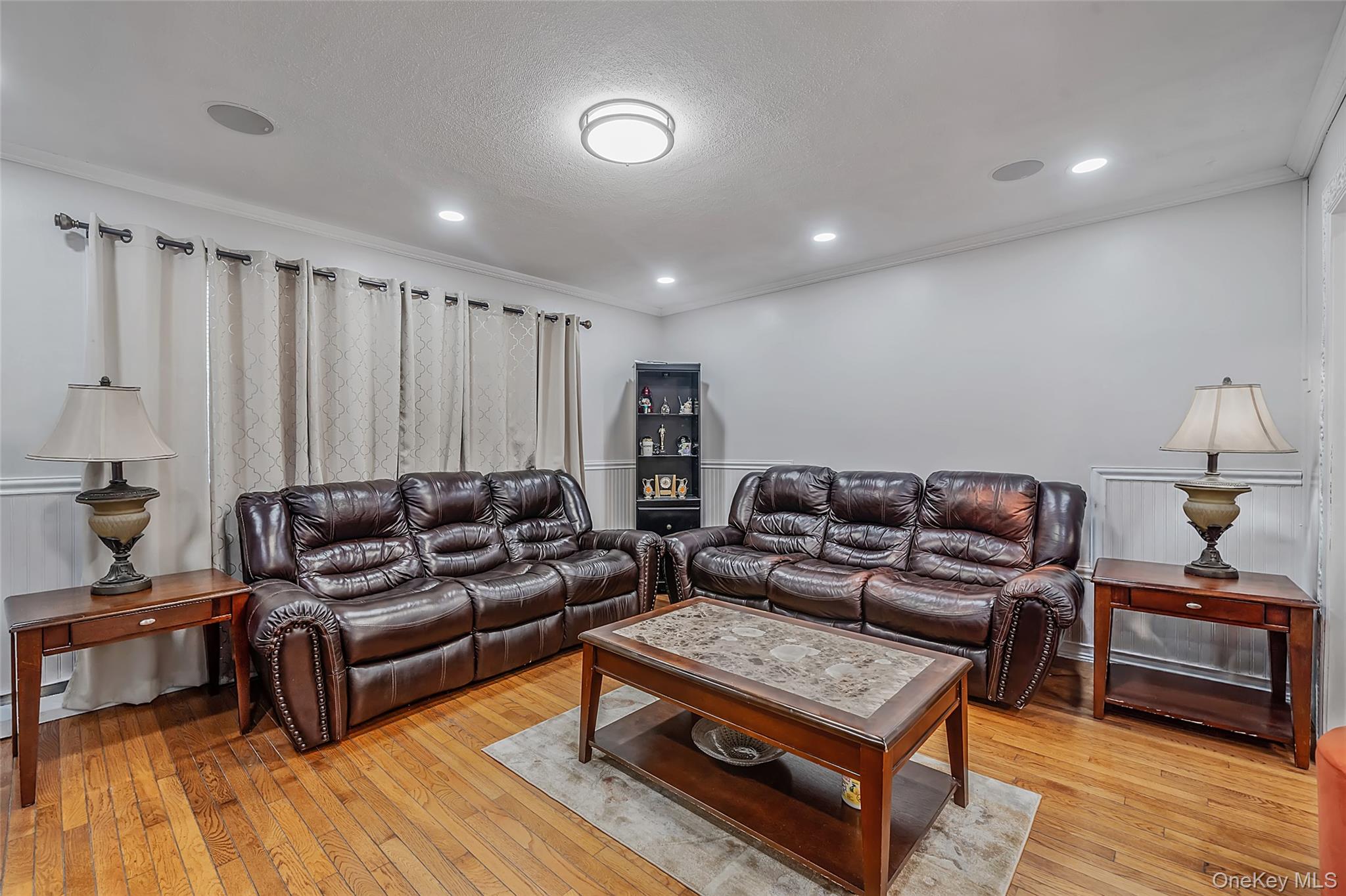3rd image of 1641 E 3Rd Ave, Bay Shore, NY 11706 | MLS# 1029811