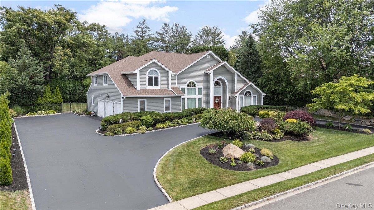 2nd image of 4 Shannon Dr, Oyster Bay, NY 11797 | MLS# 1029820