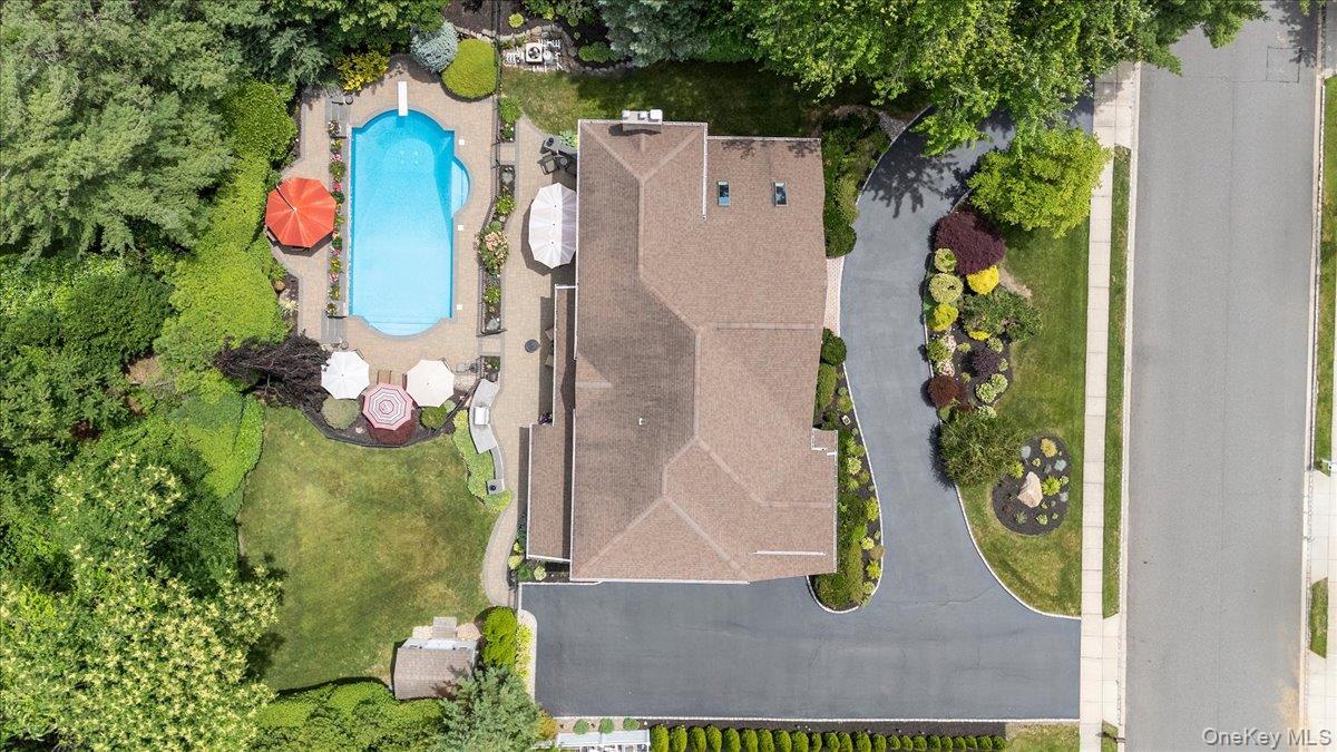 43rd image of 4 Shannon Dr, Oyster Bay, NY 11797 | MLS# 1029820