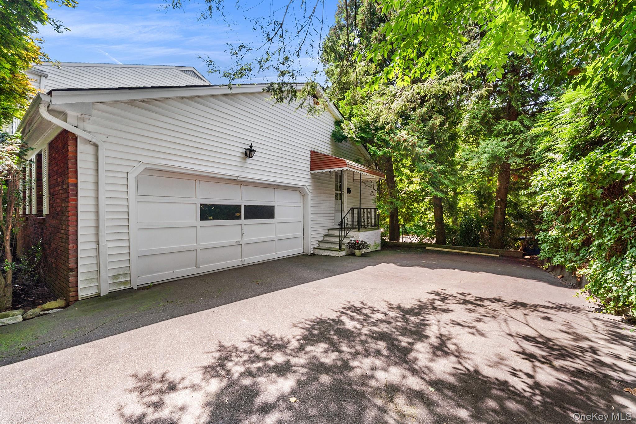 5th image of 19 Carlton Rd, Yonkers, NY 10708 | MLS# 1029835
