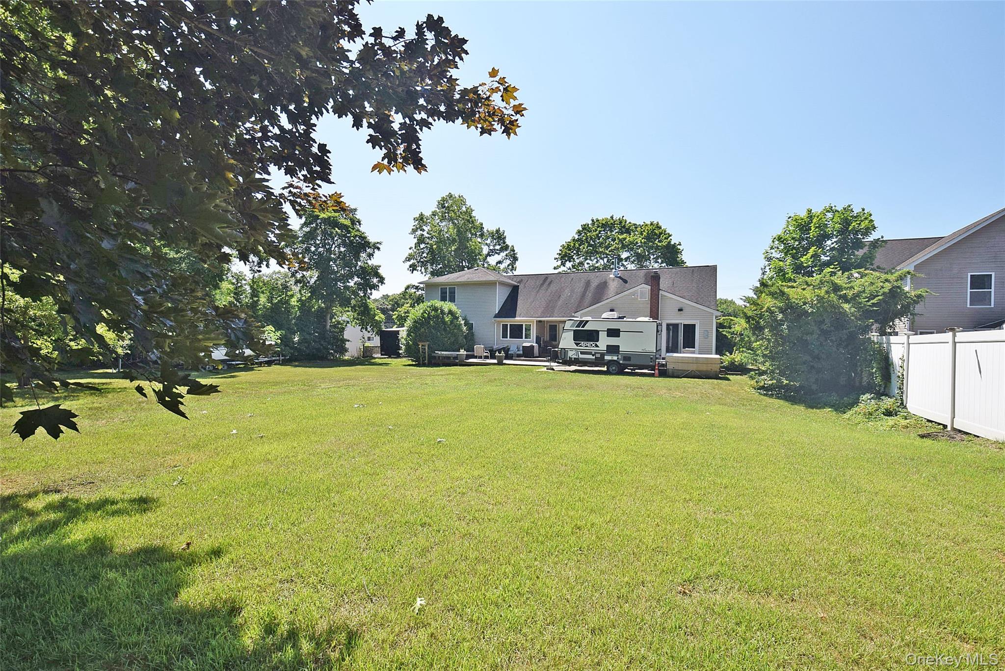 35th image of 587 Johnson Ave, Islip, NY 11779 | MLS# 1029851