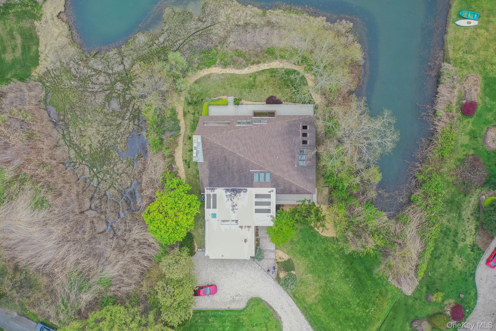 3rd image of 5 Kew Ct, Huntington, NY 11768 | MLS# 1029869