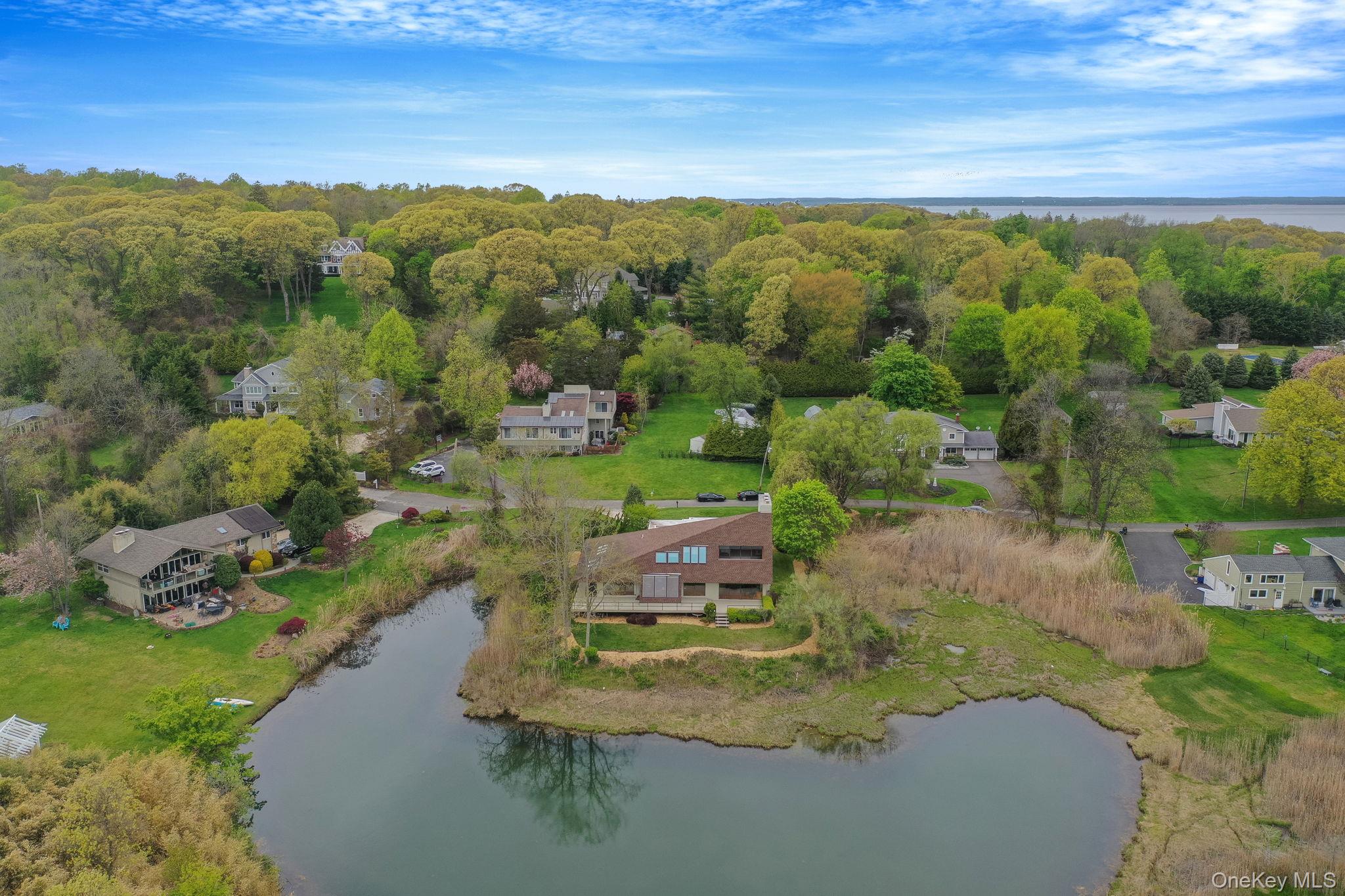2nd image of 5 Kew Ct, Huntington, NY 11768 | MLS# 1029869