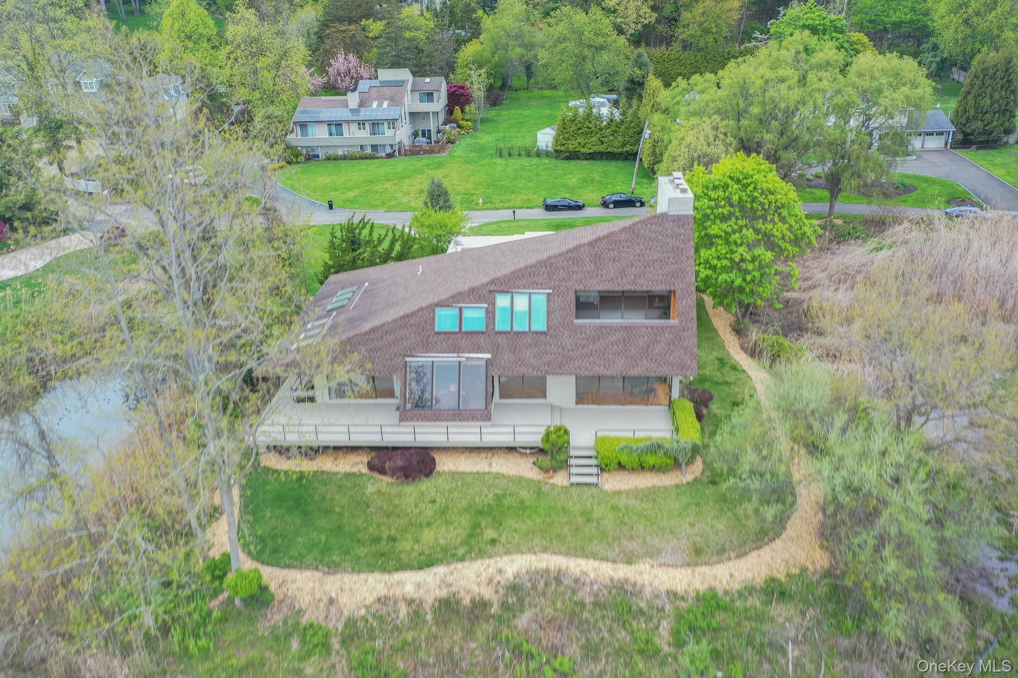 5th image of 5 Kew Ct, Huntington, NY 11768 | MLS# 1029869