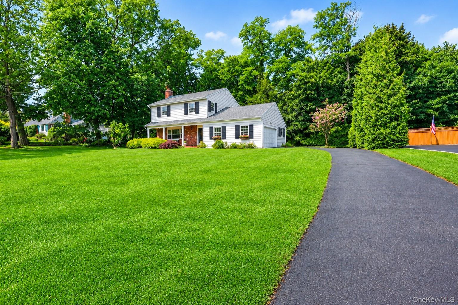 2nd image of 2 Salem Dr, Brookhaven, NY 11790 | MLS# 1029873