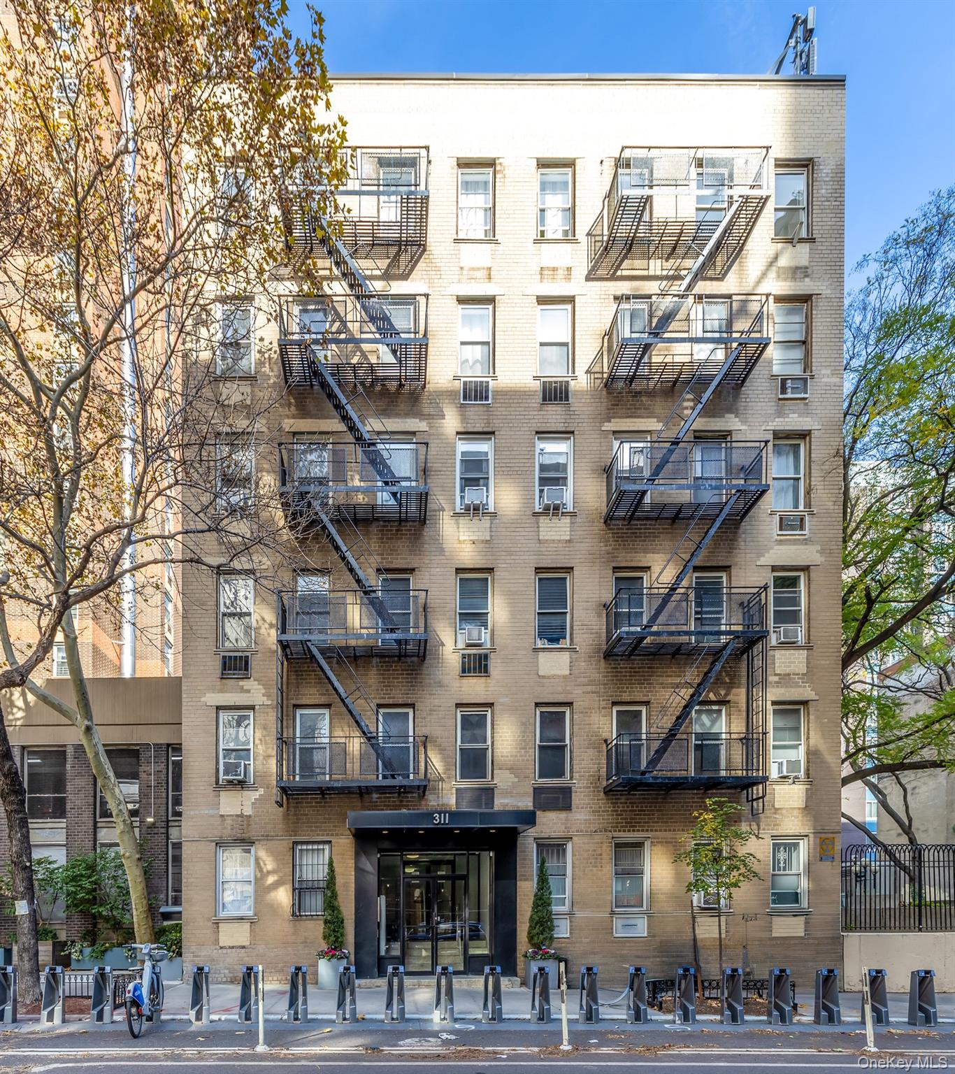2nd image of 311 E 25Th St, New York, NY 10010