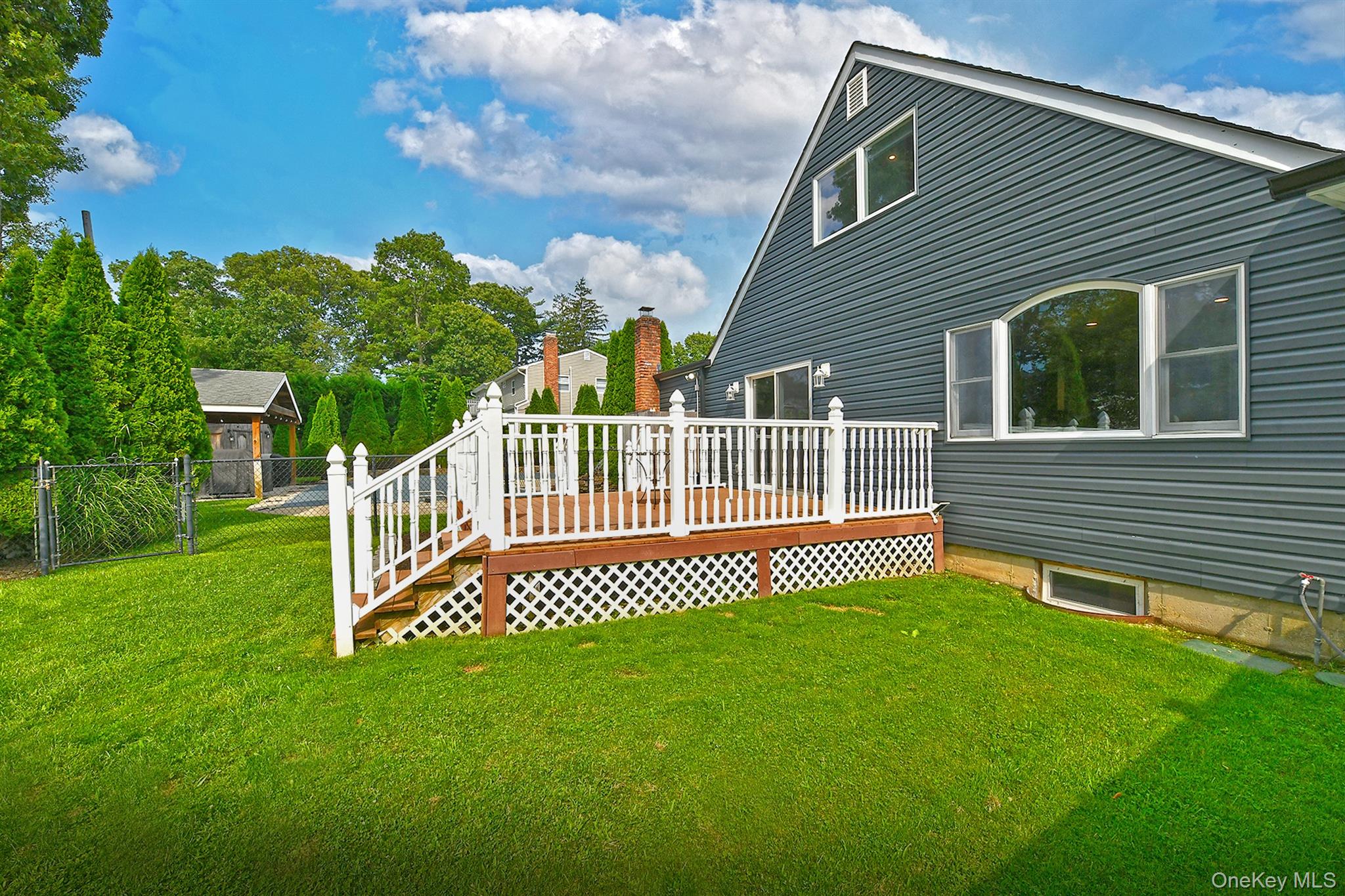 38th image of 25 Rosanne Ct, Smithtown, NY 11767 | MLS# 1029903