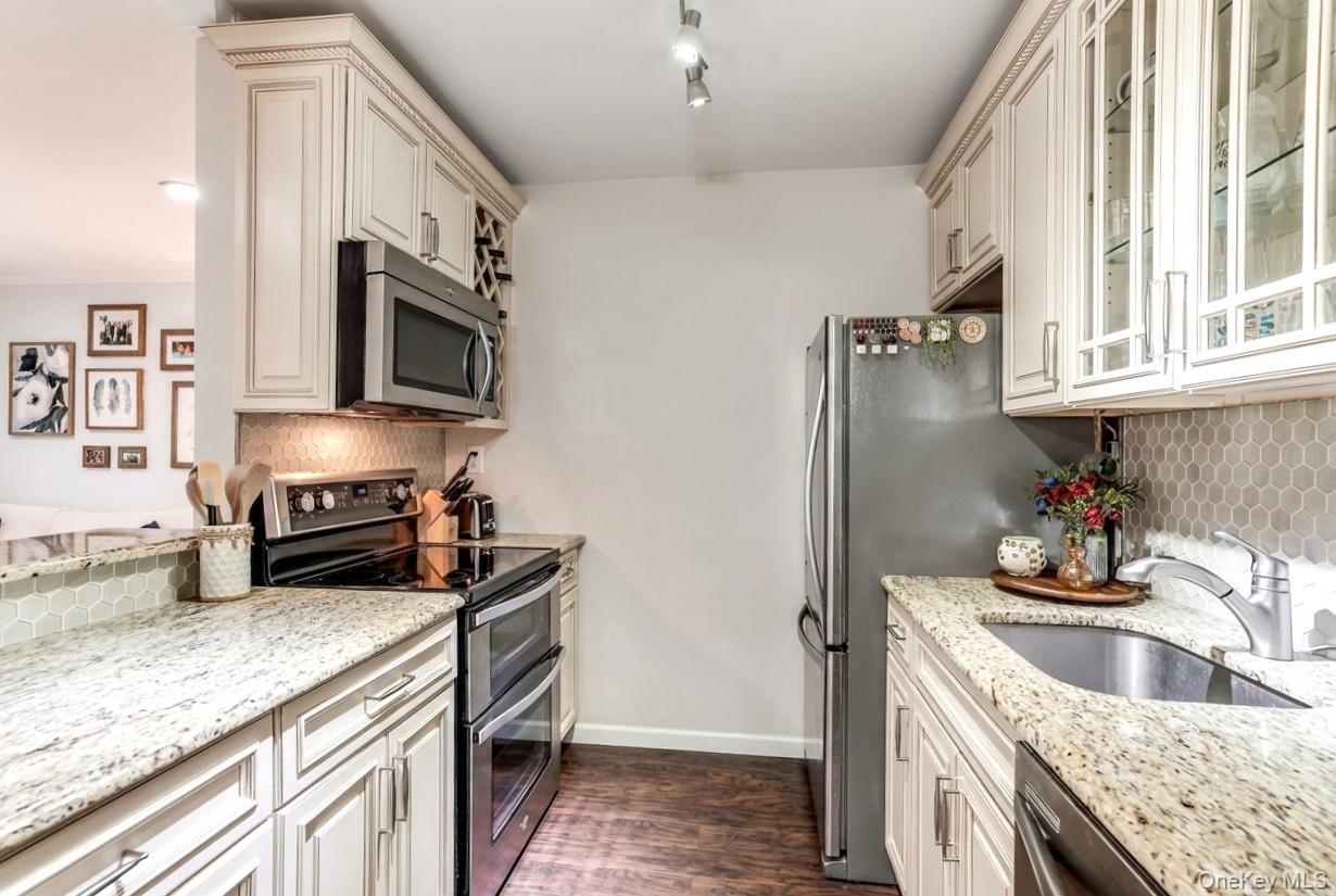 2nd image of 91 Richmond Blvd #3A, Islip, NY 11779 | MLS# 1029943