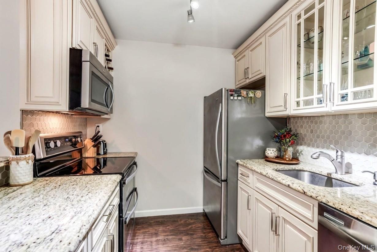 5th image of 91 Richmond Blvd #3A, Islip, NY 11779 | MLS# 1029943