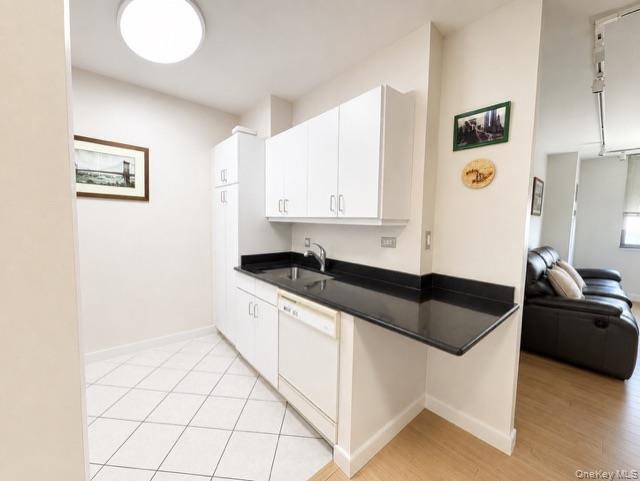 2nd image of 27110 Grand Central Pkwy, Floral Park, NY 11005