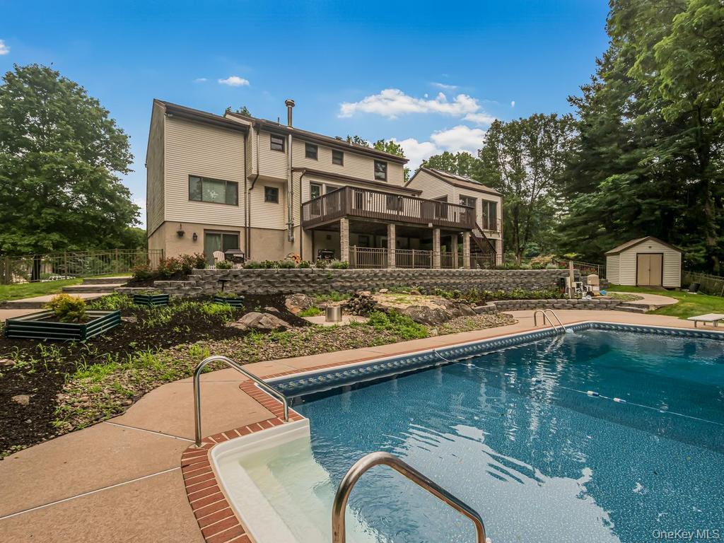 1st image of 8 Fairgreen Ct, Cortlandt, NY 10567 | MLS# 1030029