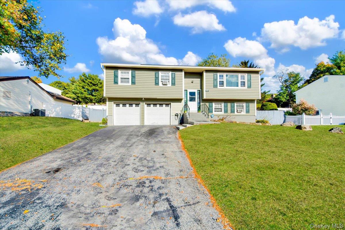 2nd image of 42 Keats Dr, New Windsor, NY 12553 | MLS# 1030142