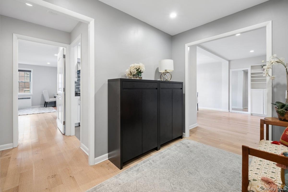 3rd image of 7 Chateaux Cir #7F, Scarsdale, NY 10583 | MLS# 1030146