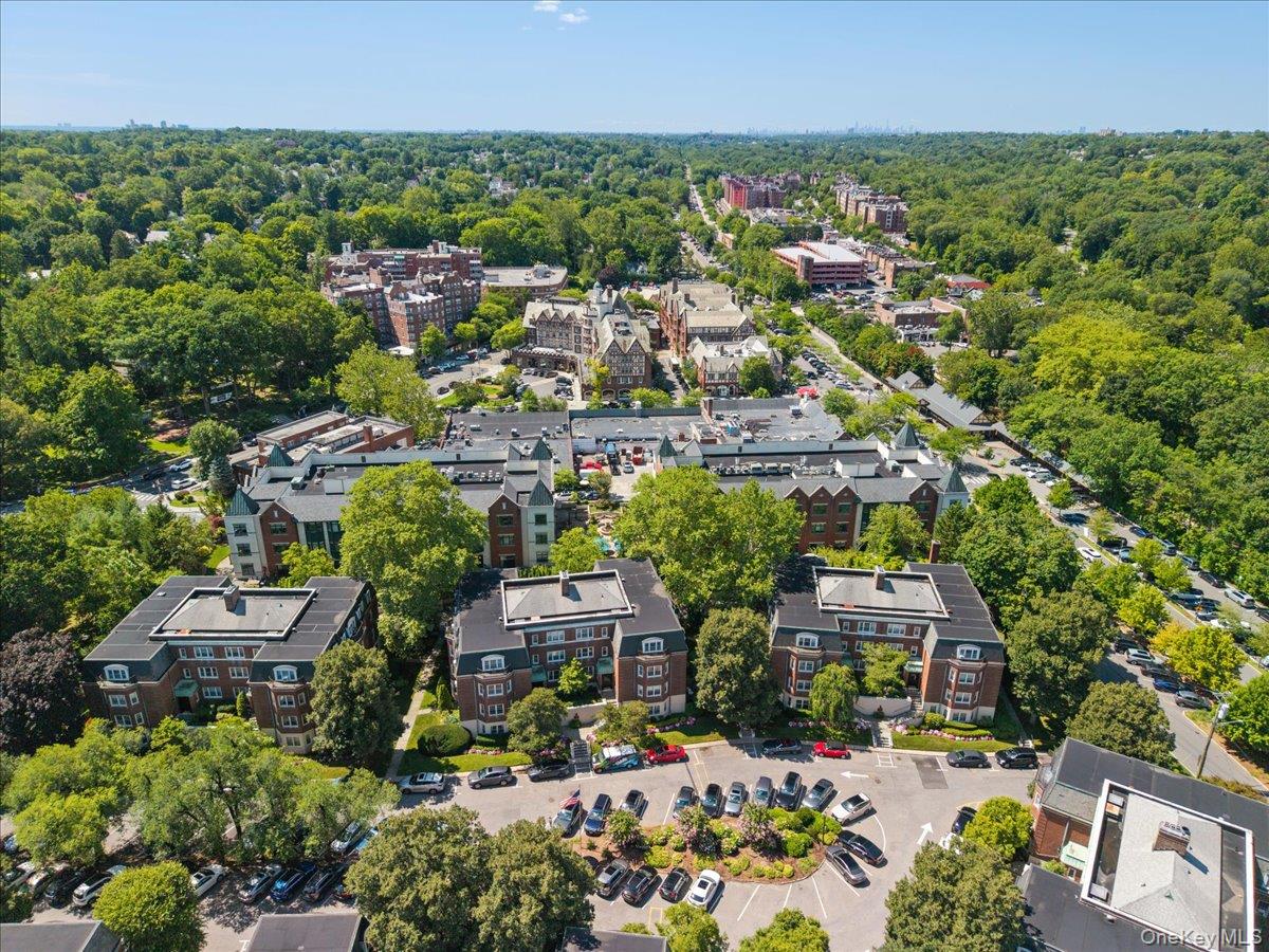 24th image of 7 Chateaux Cir #7F, Scarsdale, NY 10583 | MLS# 1030146