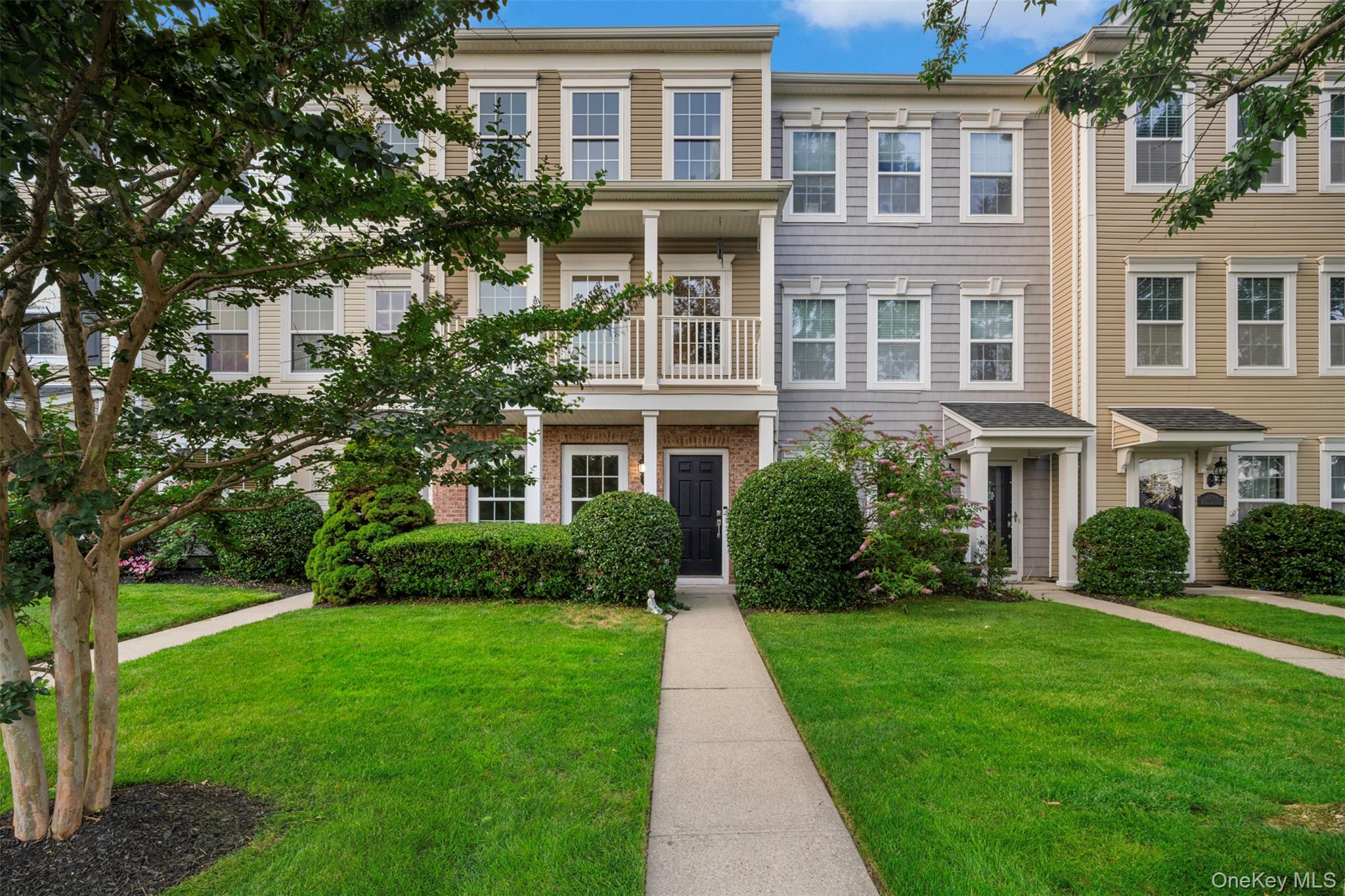 2nd image of 14 Maler Ln, Brookhaven, NY 11772 | MLS# 1030147