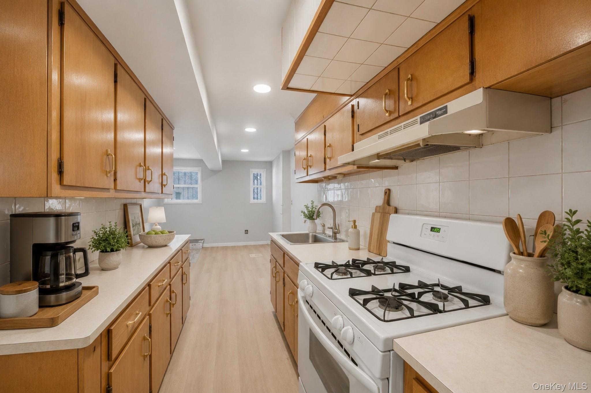4th image of 4158 Baychester Ave, New York, NY 10466 | MLS# 1030149