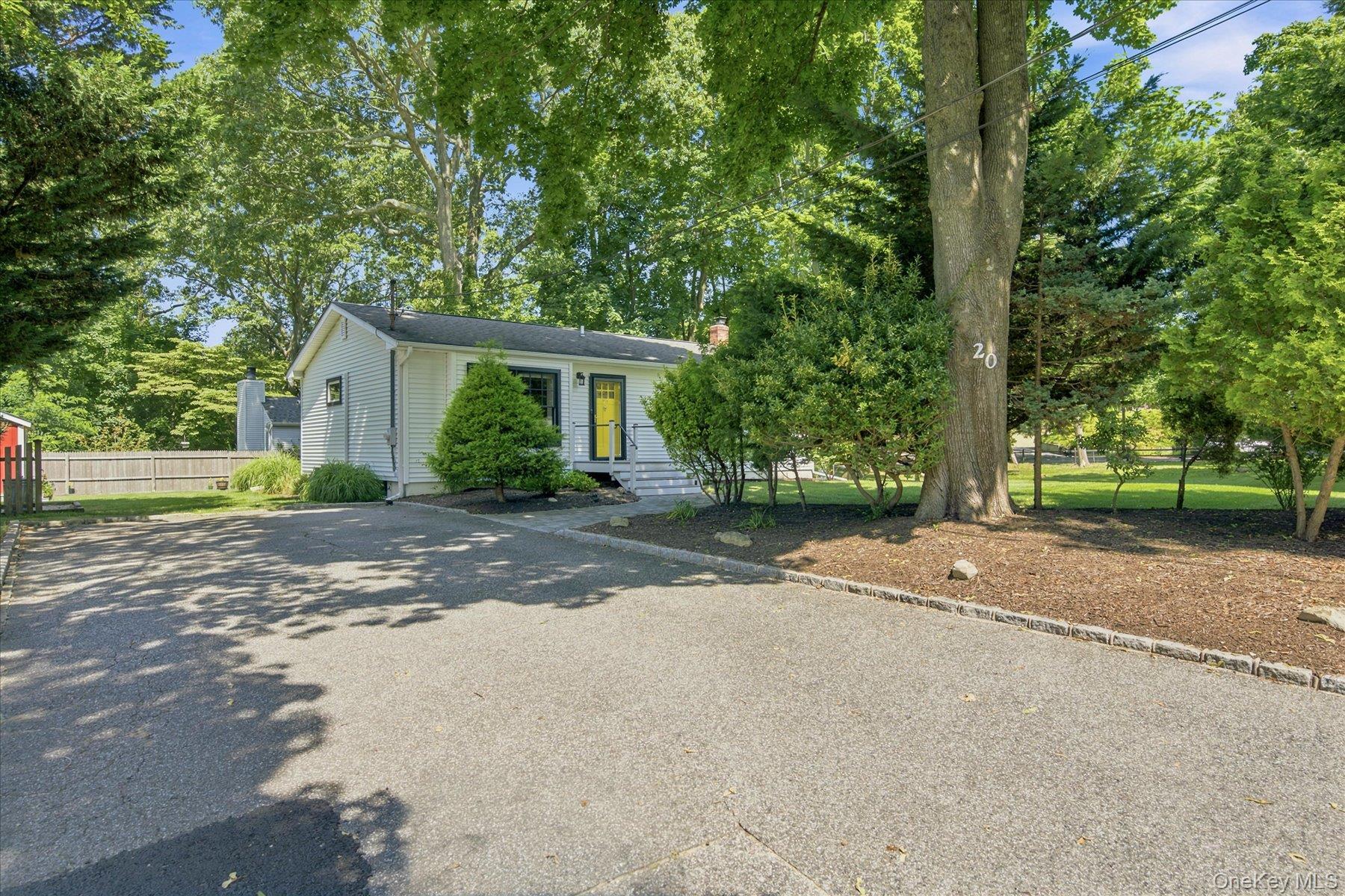 3rd image of 20 Lynbrook Dr, Brookhaven, NY 11789 | MLS# 1030152