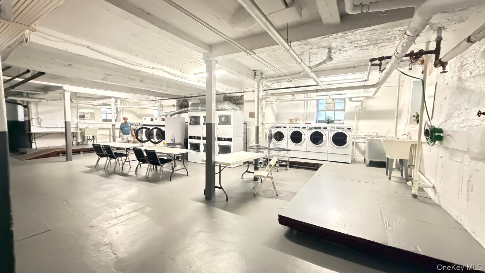 2nd image of 61-41 Saunders St, New York, NY 11374