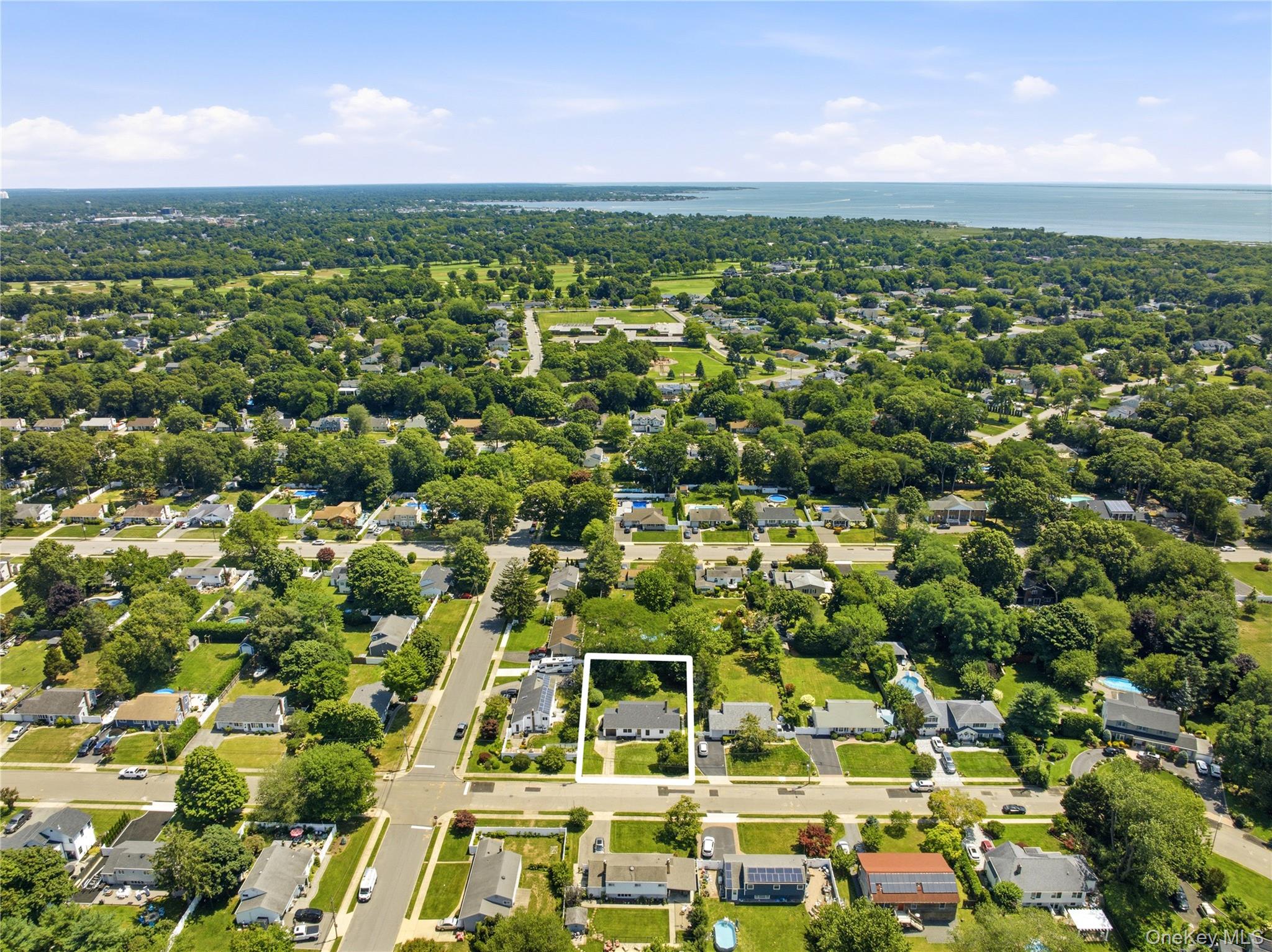 42nd image of 933 Thompson Dr, Islip, NY 11706 | MLS# 1030178