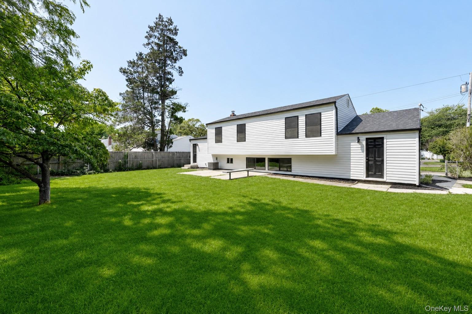 4th image of 933 Thompson Dr, Islip, NY 11706 | MLS# 1030178