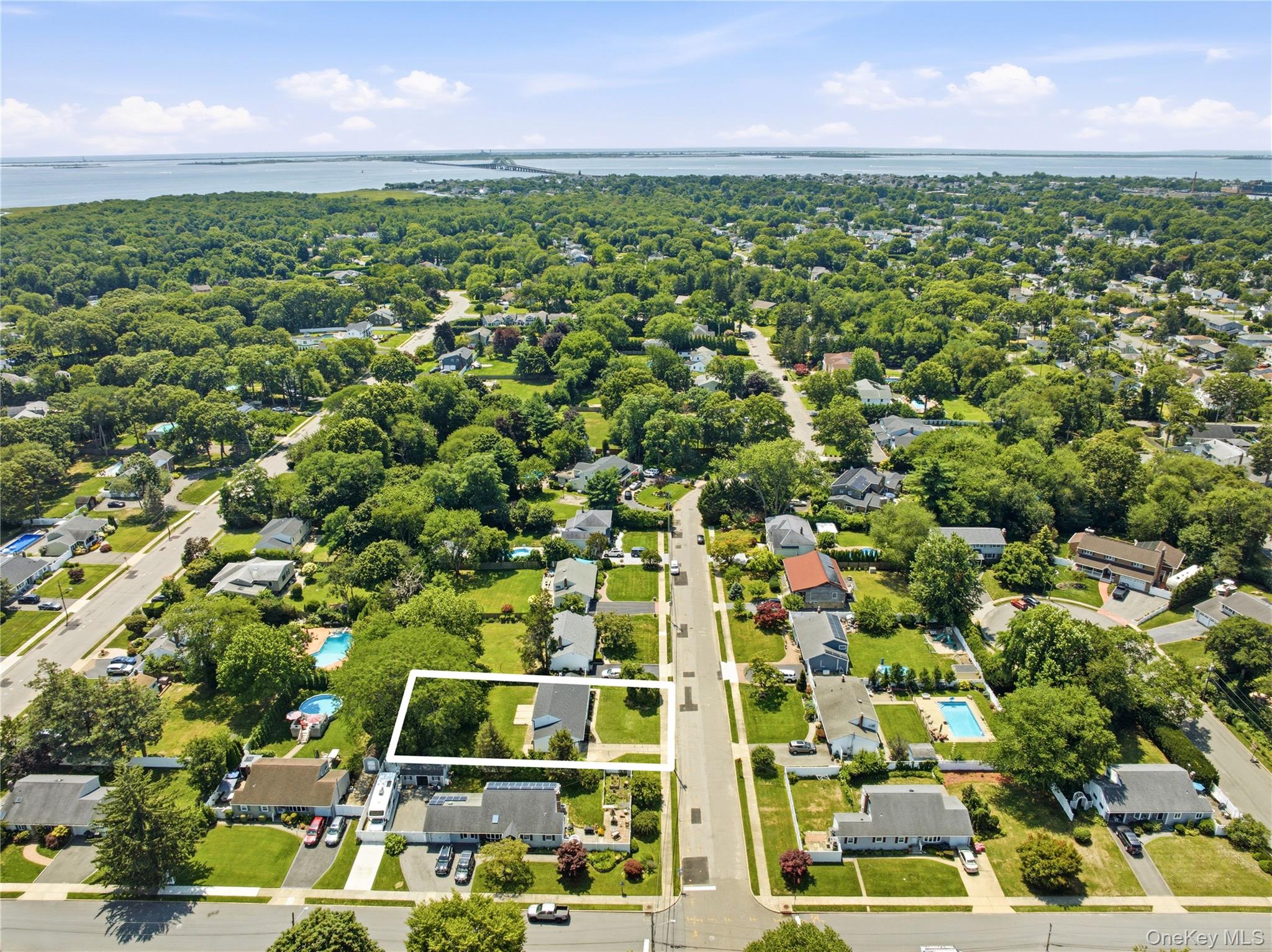 2nd image of 933 Thompson Dr, Islip, NY 11706 | MLS# 1030178