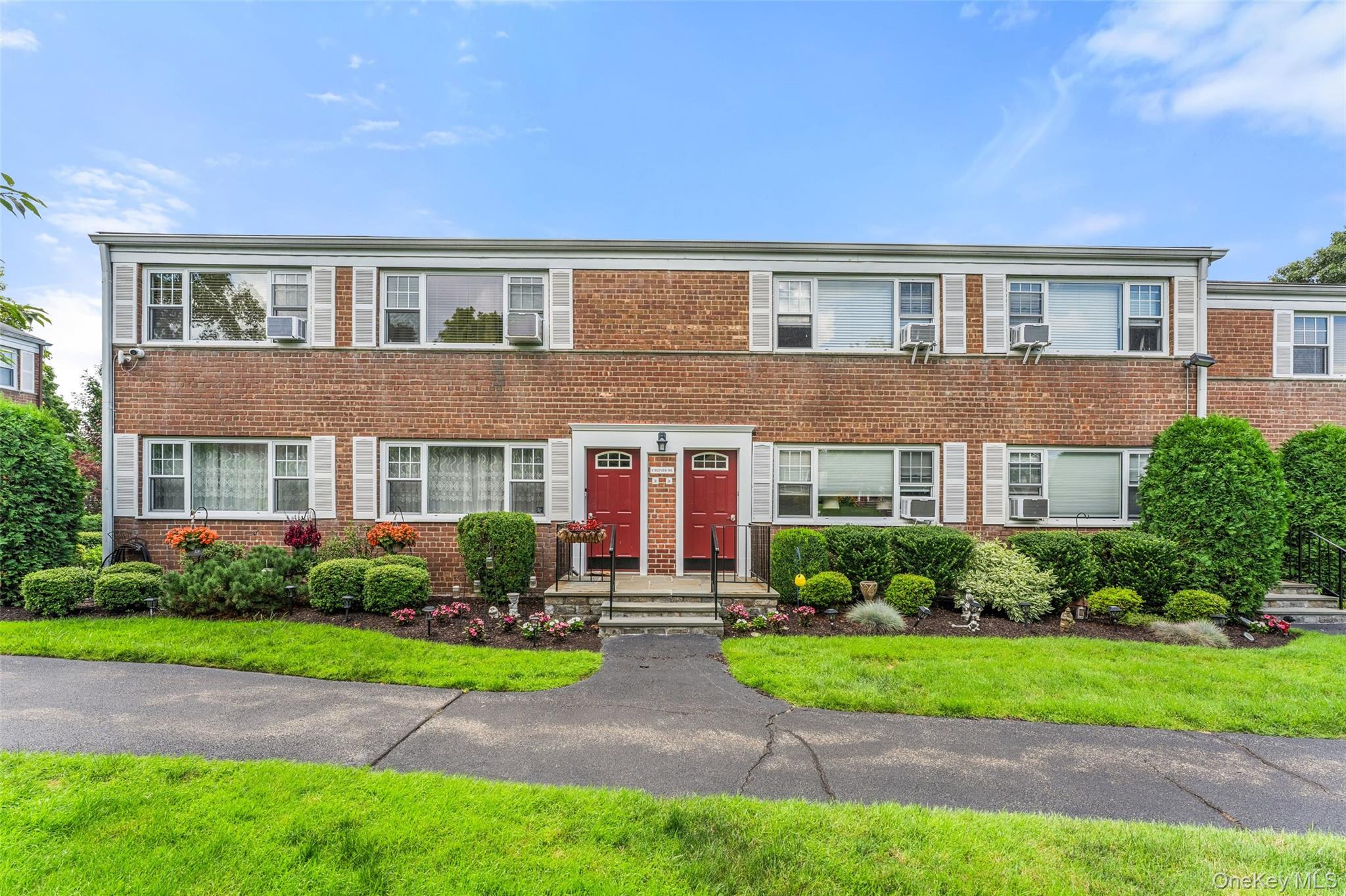 1st image of 11 Westview Ave #26-2, White Plains, NY 10603 | MLS# 1030179