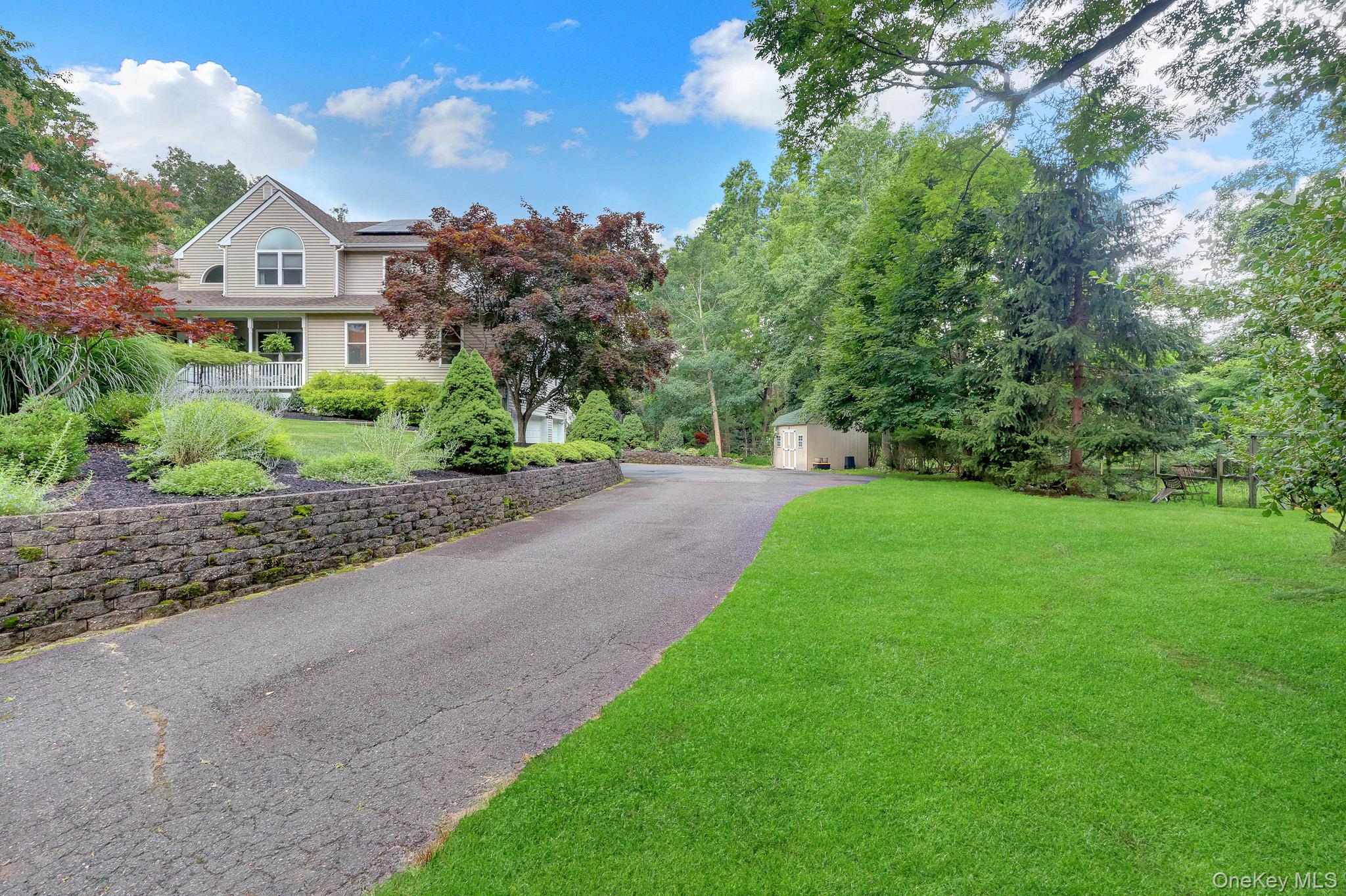 4th image of 4 Apple Ln, Riverhead, NY 11792 | MLS# 1030183