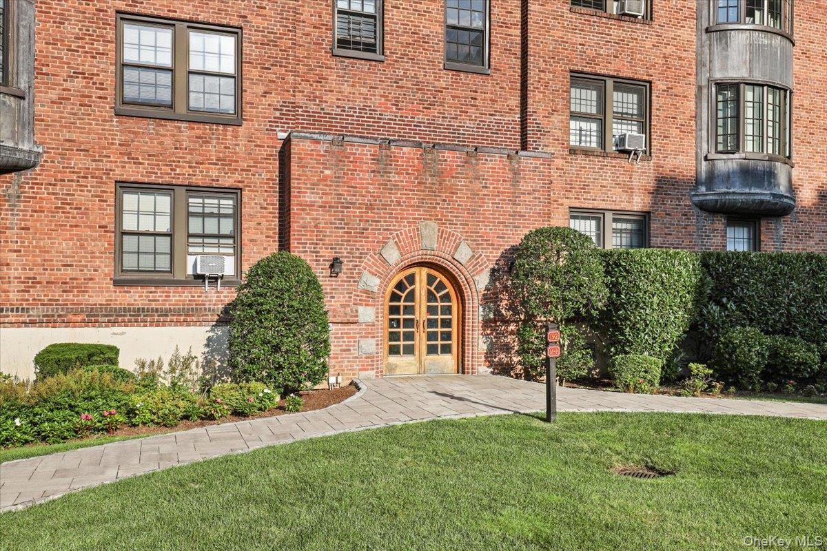 3rd image of 192 Garth Rd #4O, Eastchester, NY 10583 | MLS# 1030191