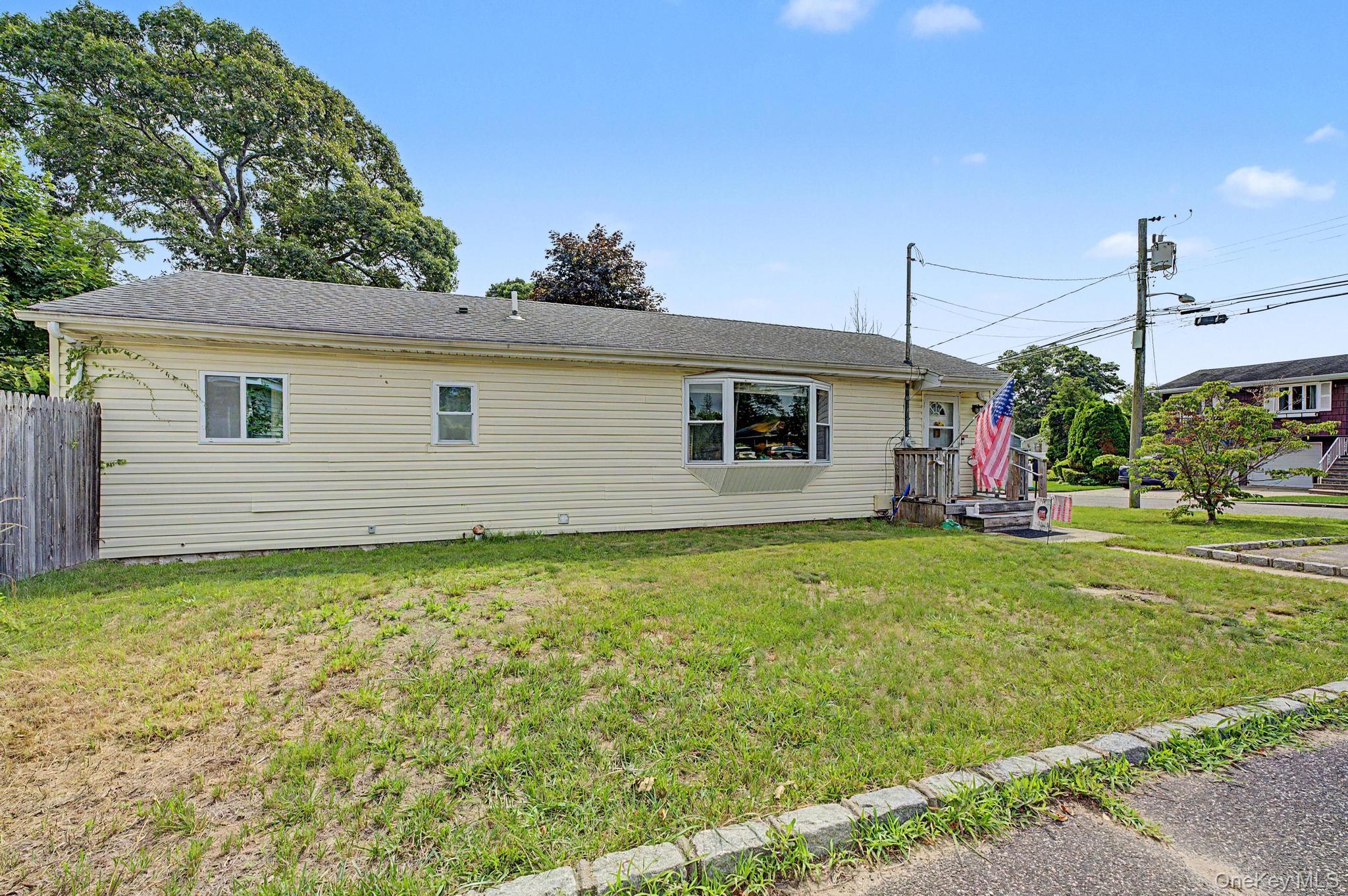 2nd image of 257 Elizabeth Ave, Islip, NY 11741 | MLS# 1030202