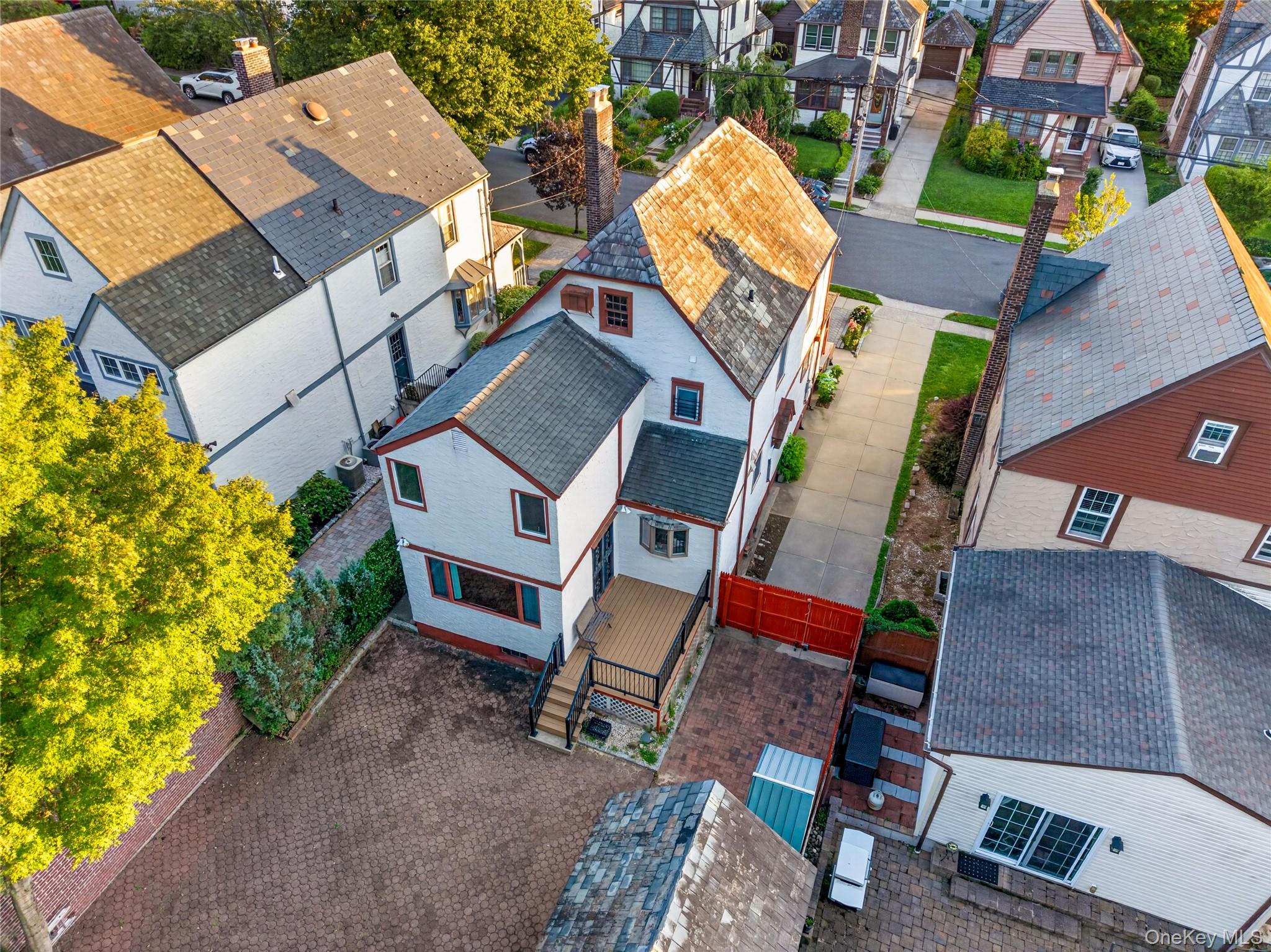 2nd image of 46 19 Iris Ln, North Hempstead, NY 11020 | MLS# 1030208