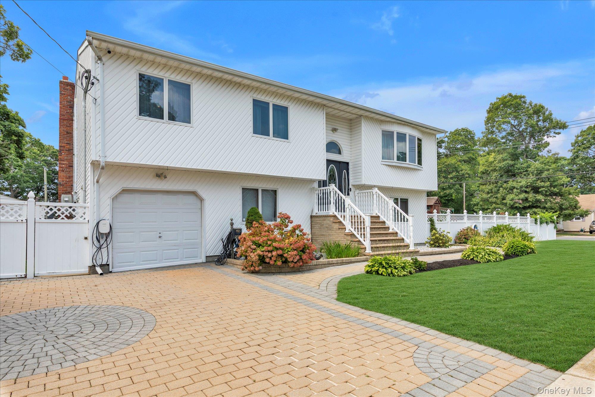 3rd image of 583 N Erie Ave, Babylon, NY 11757 | MLS# 1030232