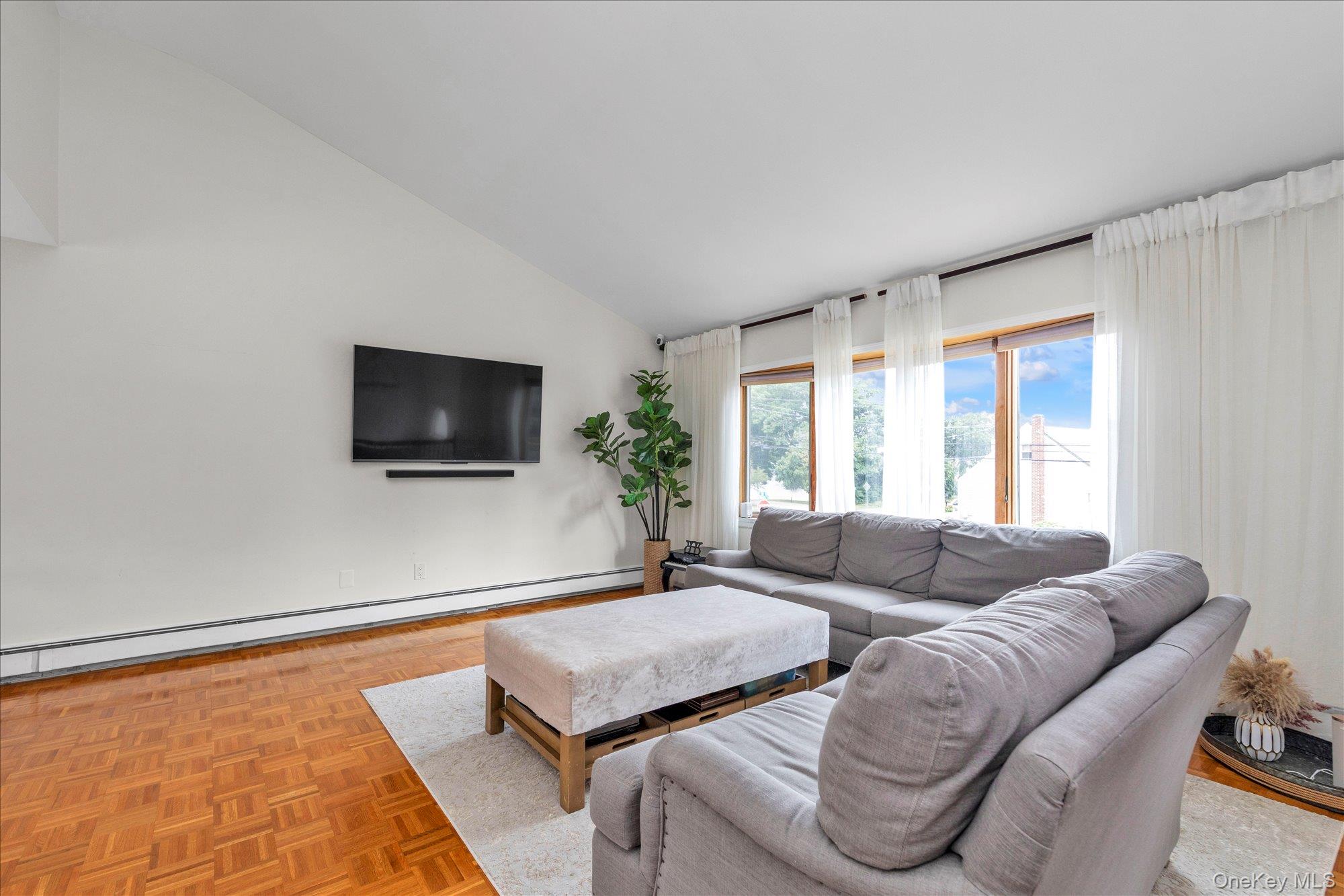 5th image of 583 N Erie Ave, Babylon, NY 11757 | MLS# 1030232