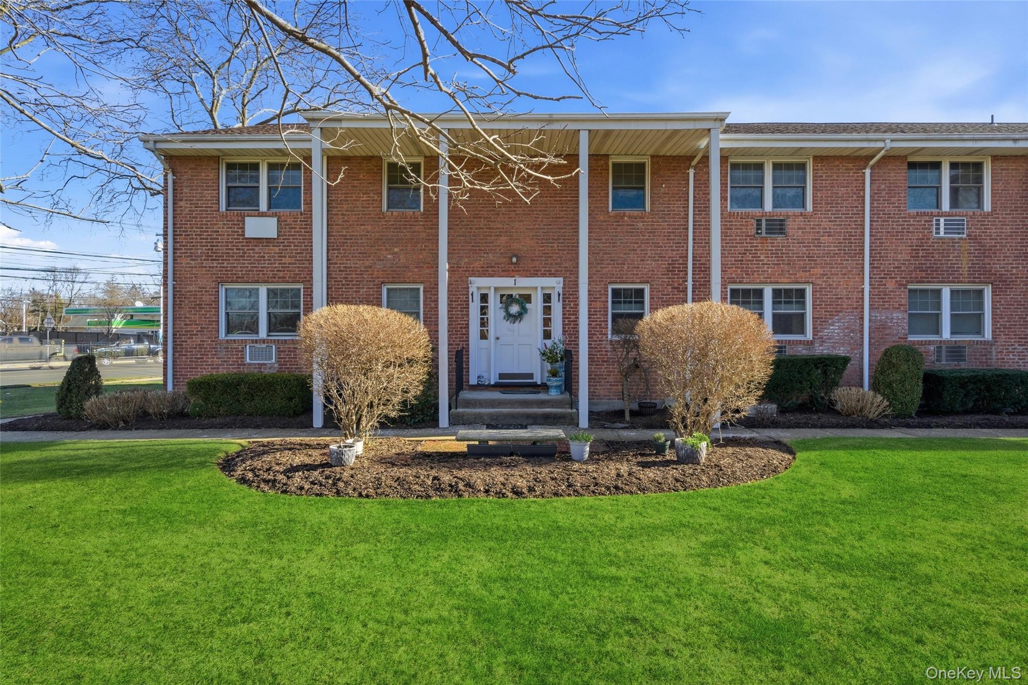 2nd image of 297 Merrick Rd #D 1, Babylon, NY 11701 | MLS# 1030264