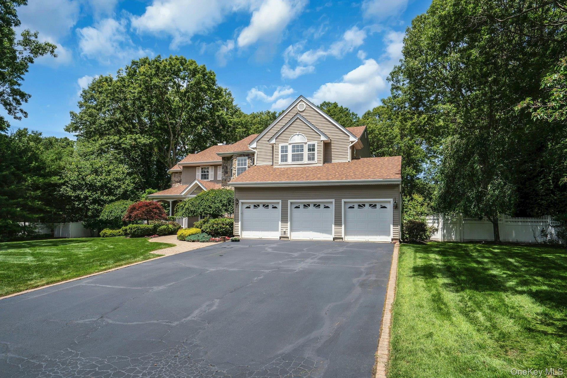 3rd image of 7 Dorm Ct, Brookhaven, NY 11733 | MLS# 1030274