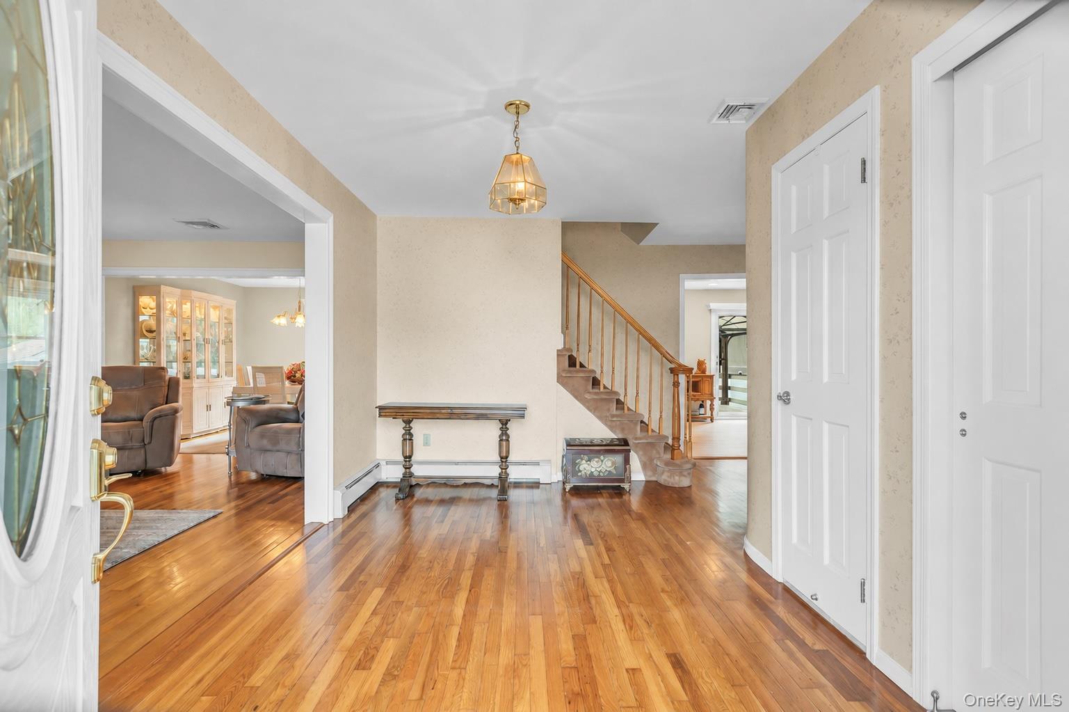 4th image of 100 Middlesex Ave, Islip, NY 11769 | MLS# 1030335