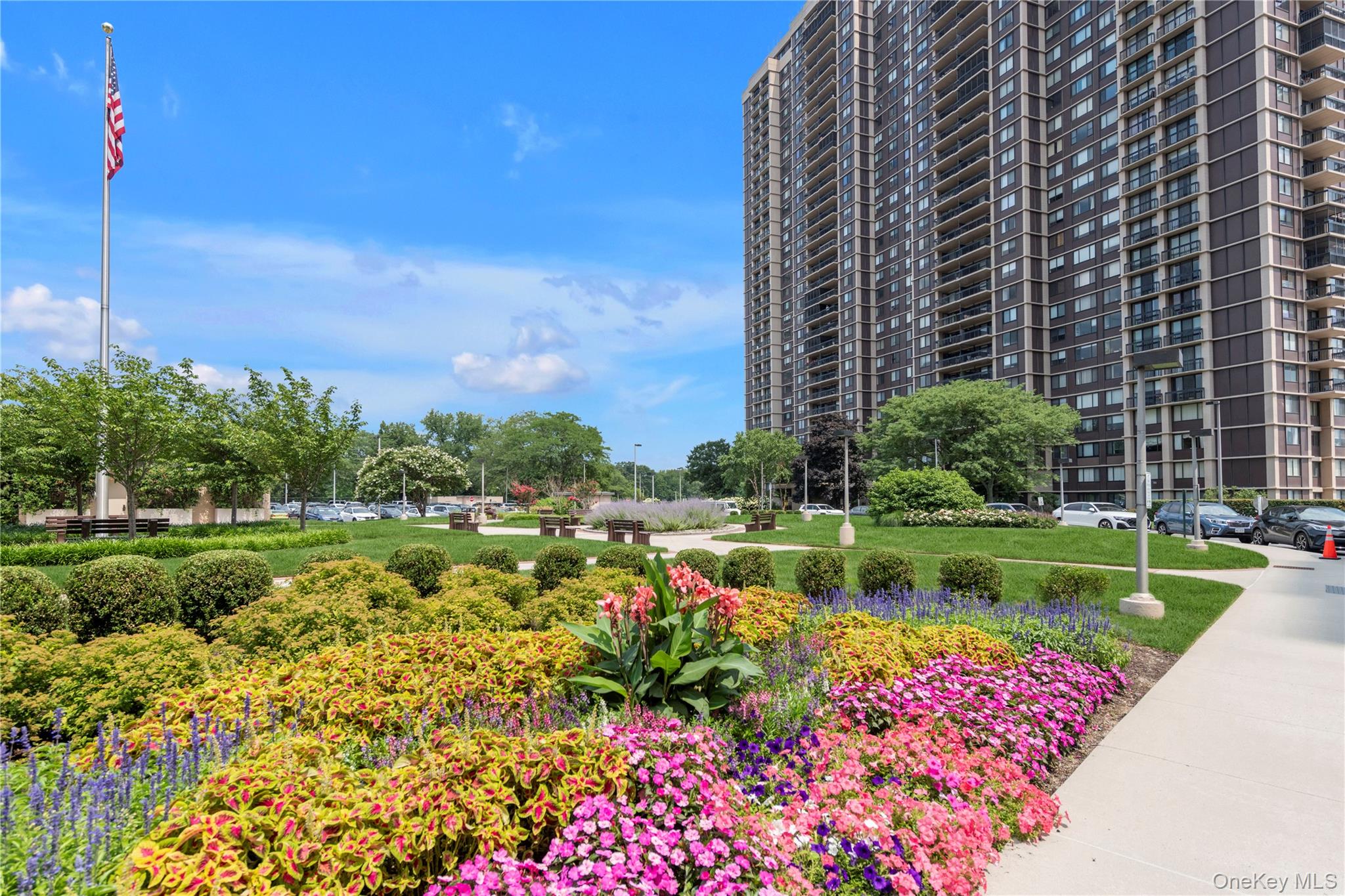 2nd image of 271-10 Grand Central Pkwy, New York, NY 11005
