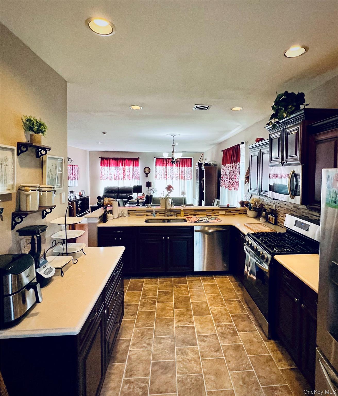 3rd image of 149 Windward Ct S, Brookhaven, NY 11777 | MLS# 1030359