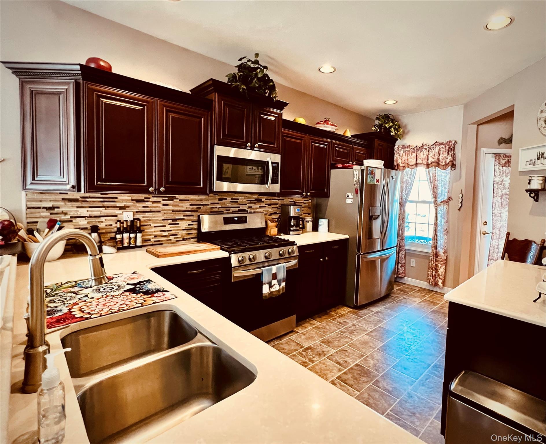 4th image of 149 Windward Ct S, Brookhaven, NY 11777 | MLS# 1030359