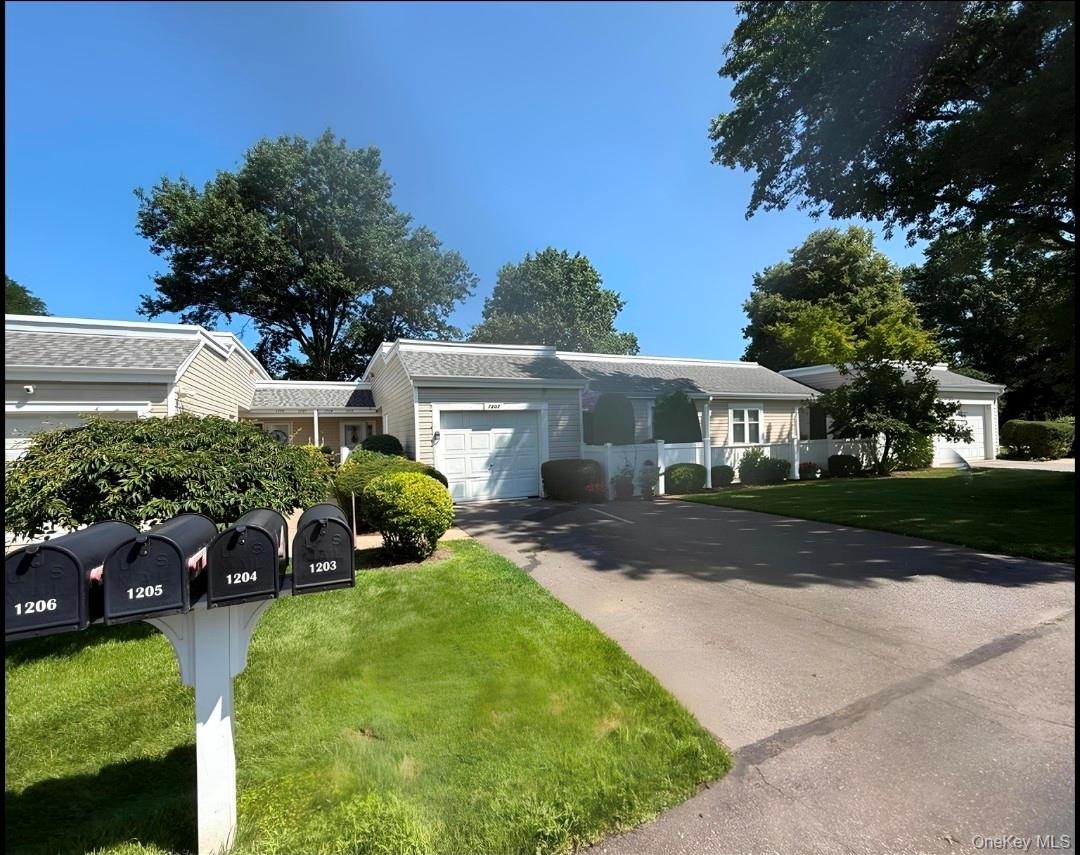 3rd image of 1203 Cabot Ct, Smithtown, NY 11780 | MLS# 1030363