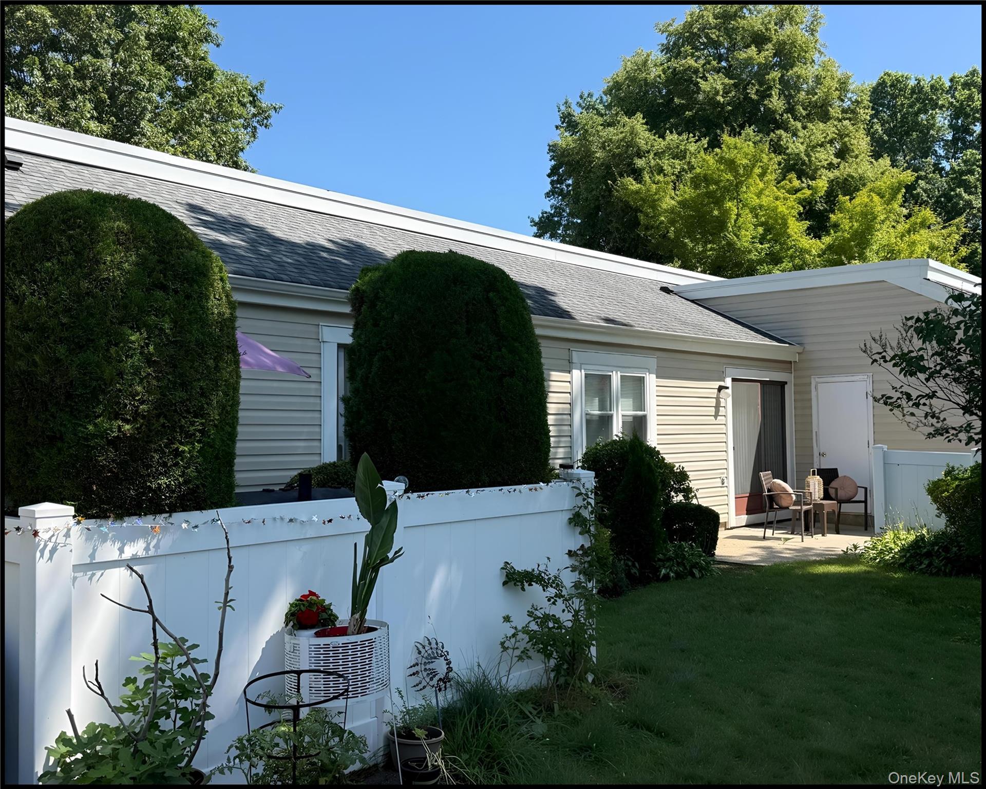 5th image of 1203 Cabot Ct, Smithtown, NY 11780 | MLS# 1030363