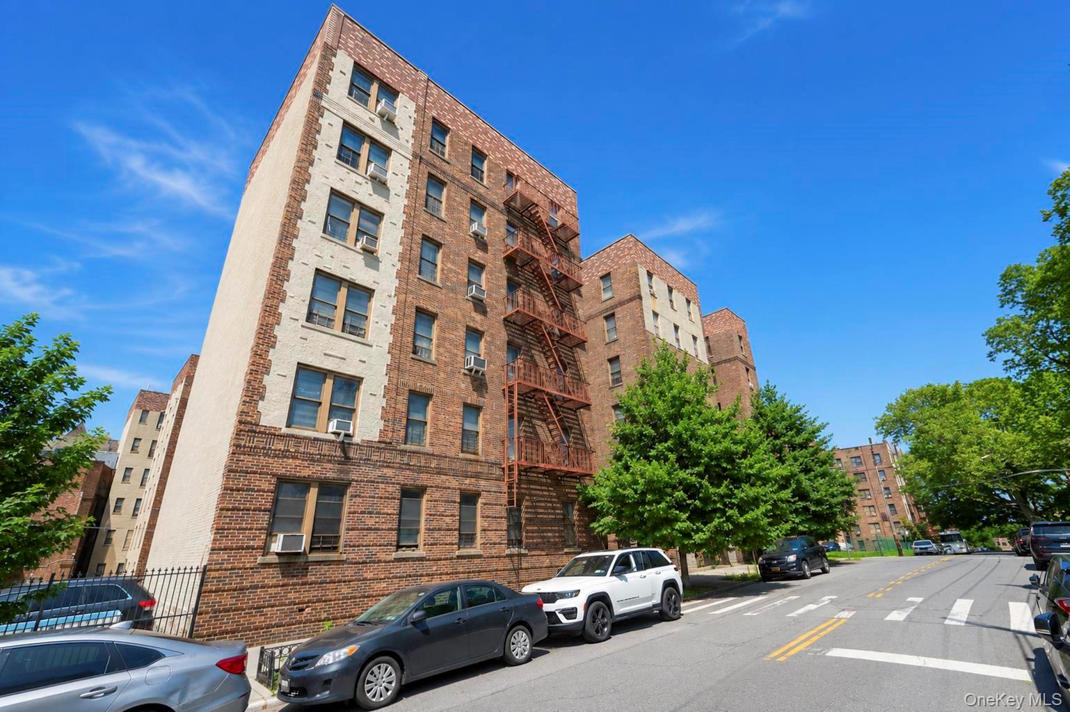 2nd image of 2925 Matthews Ave, New York, NY 10467