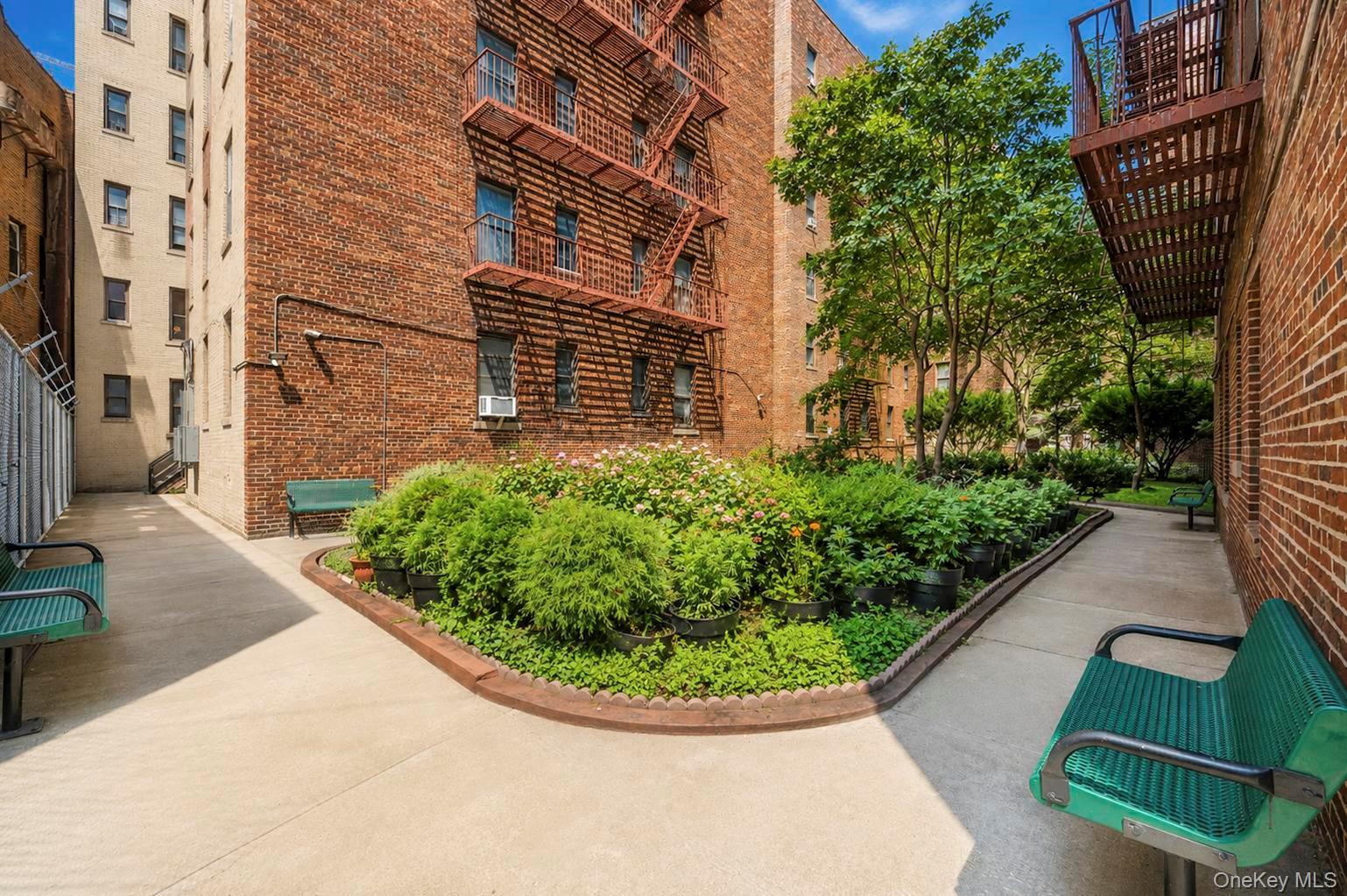 3rd image of 2925 Matthews Ave #2H, New York, NY 10467 | MLS# 1030365
