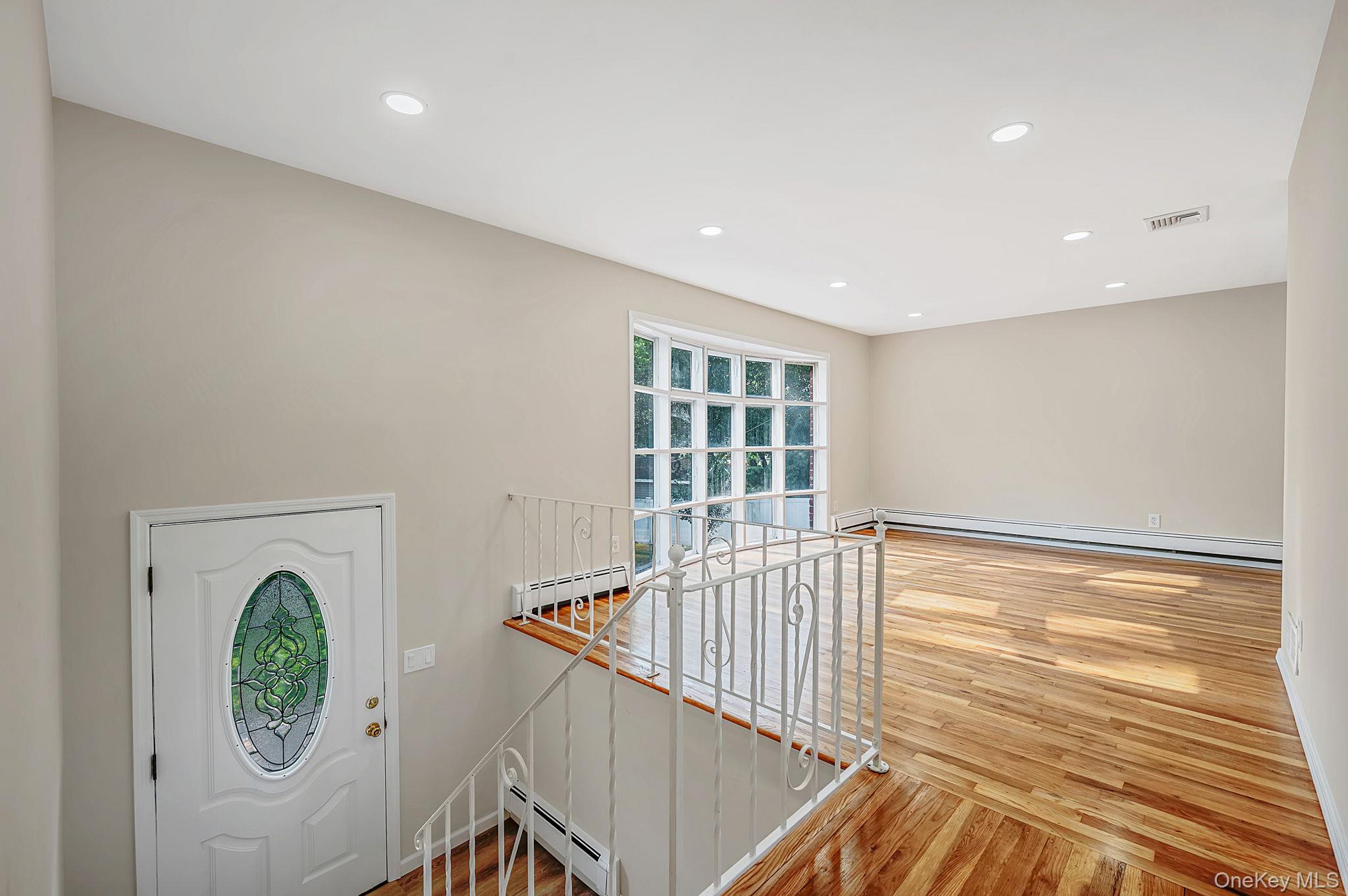 3rd image of 3 Richlee Dr, Huntington, NY 11731 | MLS# 1030367