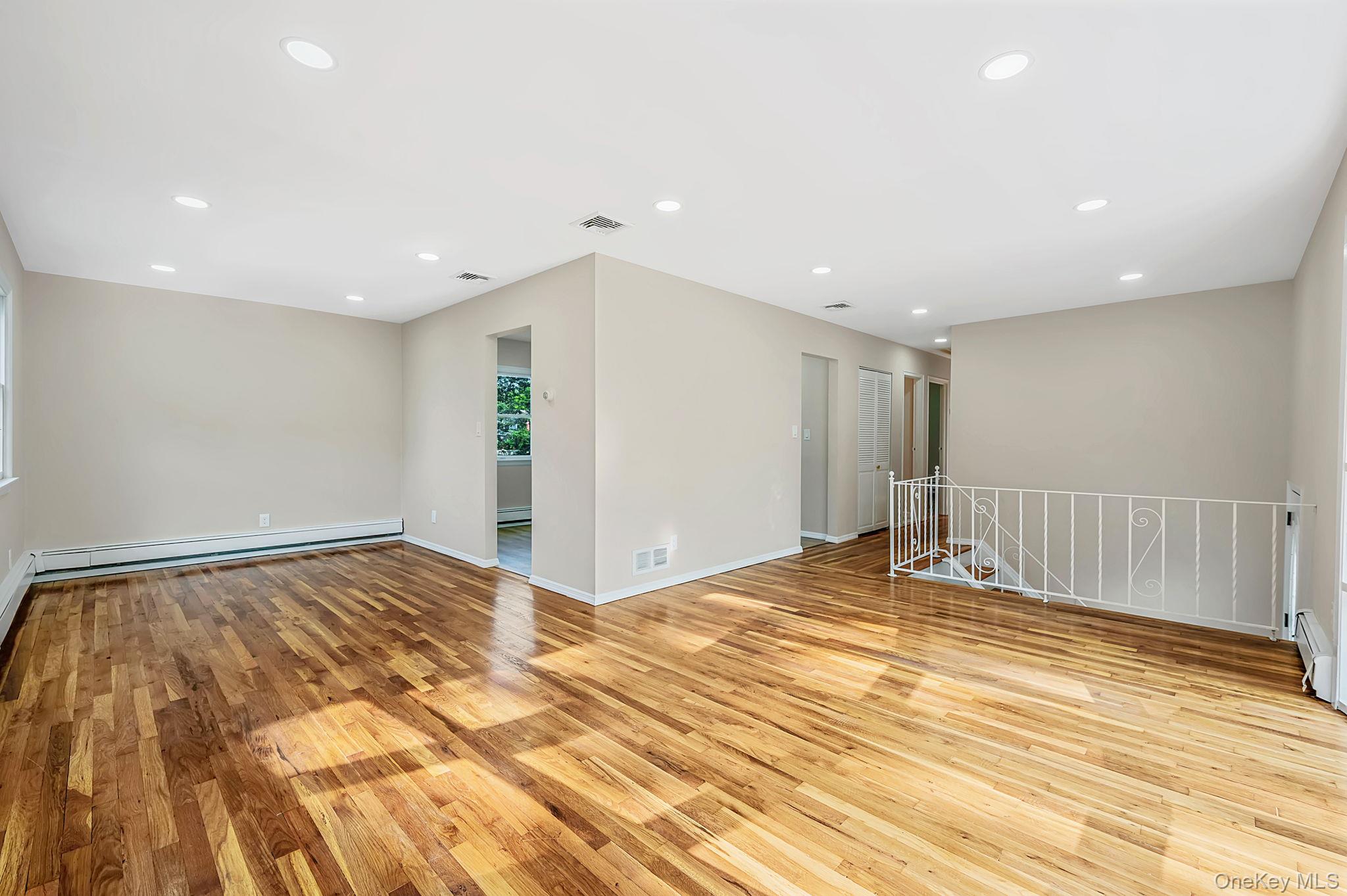 5th image of 3 Richlee Dr, Huntington, NY 11731 | MLS# 1030367