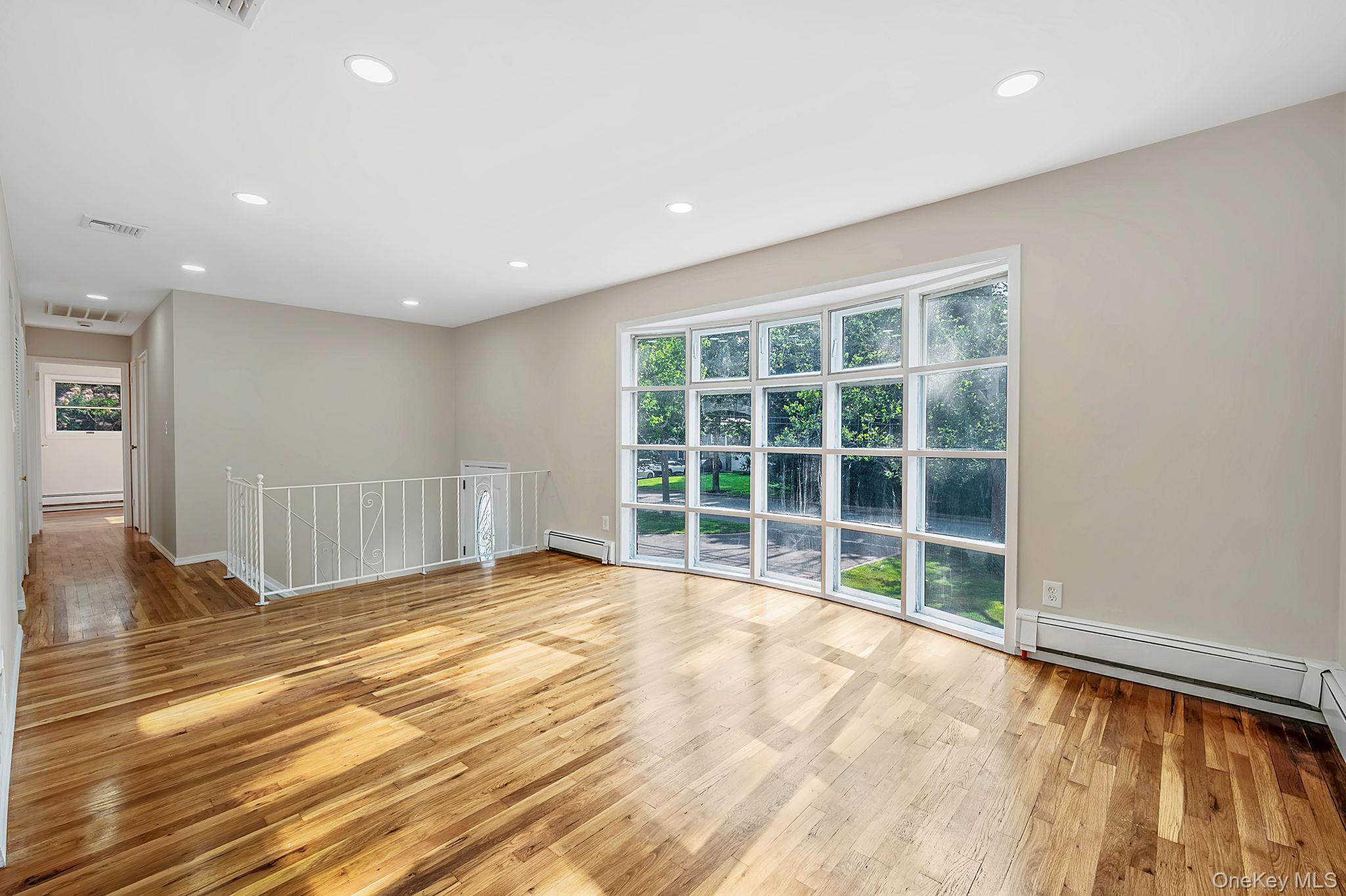 4th image of 3 Richlee Dr, Huntington, NY 11731 | MLS# 1030367