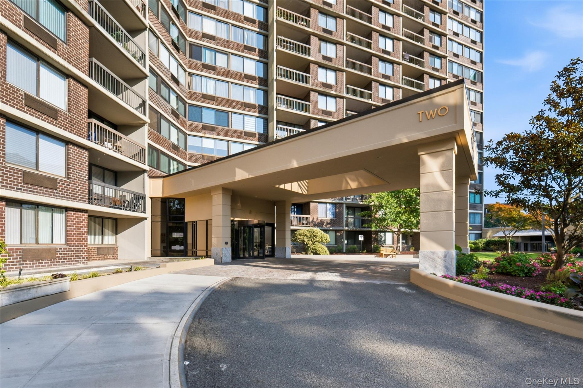 2nd image of 2 Bay Club Dr #11Z, New York, NY 11360 | MLS# 1030383