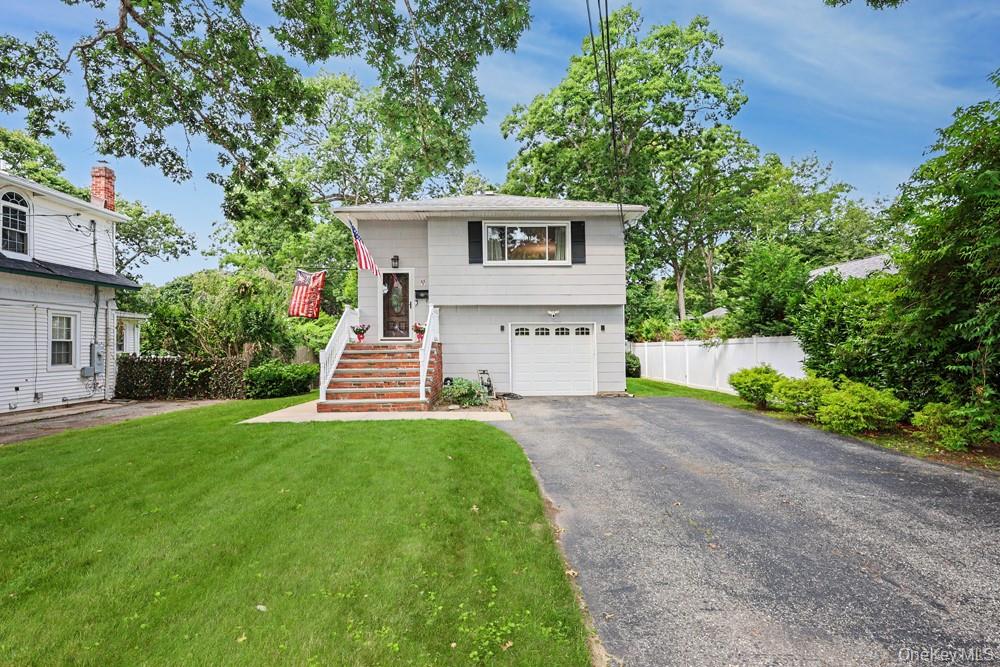 1st image of 555 N Windsor Ave, Islip, NY 11718 | MLS# 1030408