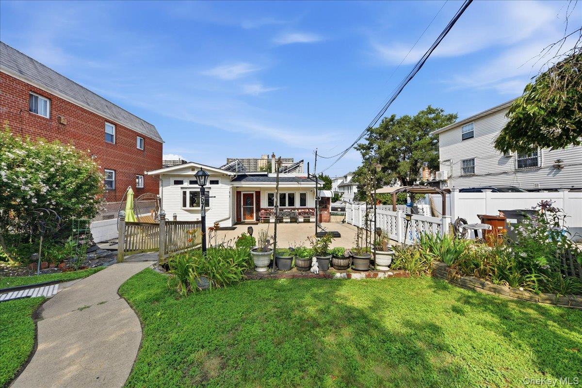 5th image of 672 Drew St, Brooklyn, NY 11208 | MLS# 1030432